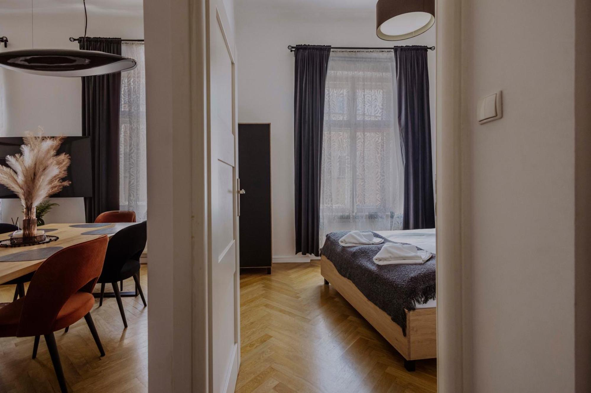 Golden Pearl - Main Square, 100 Sqm, 4 *