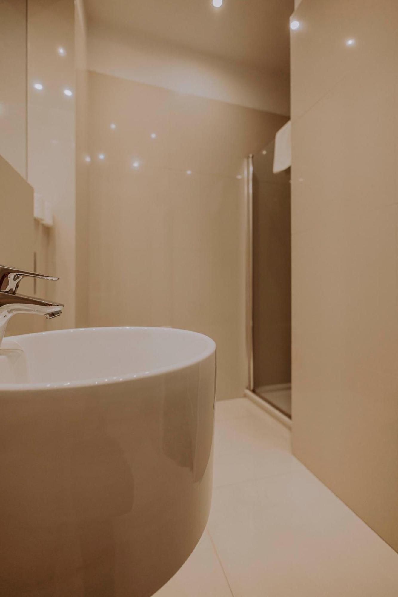 Golden Pearl - Main Square, 100 Sqm, 4