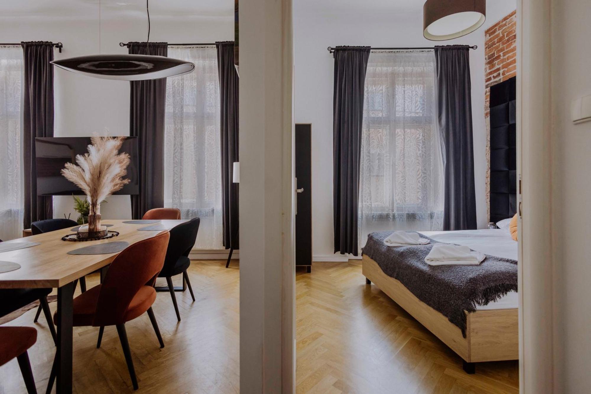 Golden Pearl - Main Square, 100 Sqm, 4 Apartment *