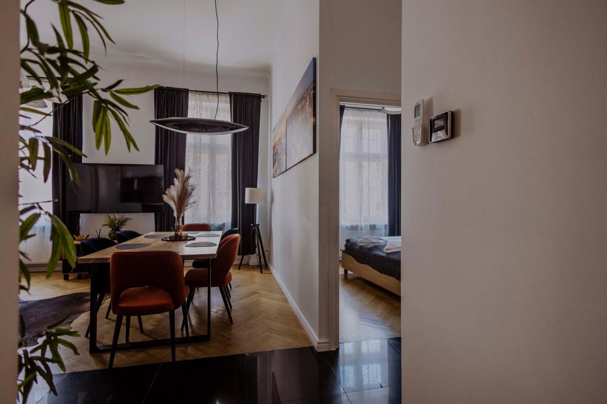 Golden Pearl - Main Square, 100 Sqm, 4 Appartement