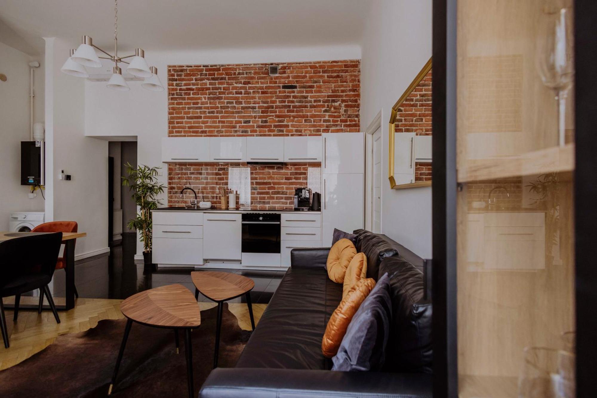 Golden Pearl - Main Square, 100 Sqm, 4 Appartement *