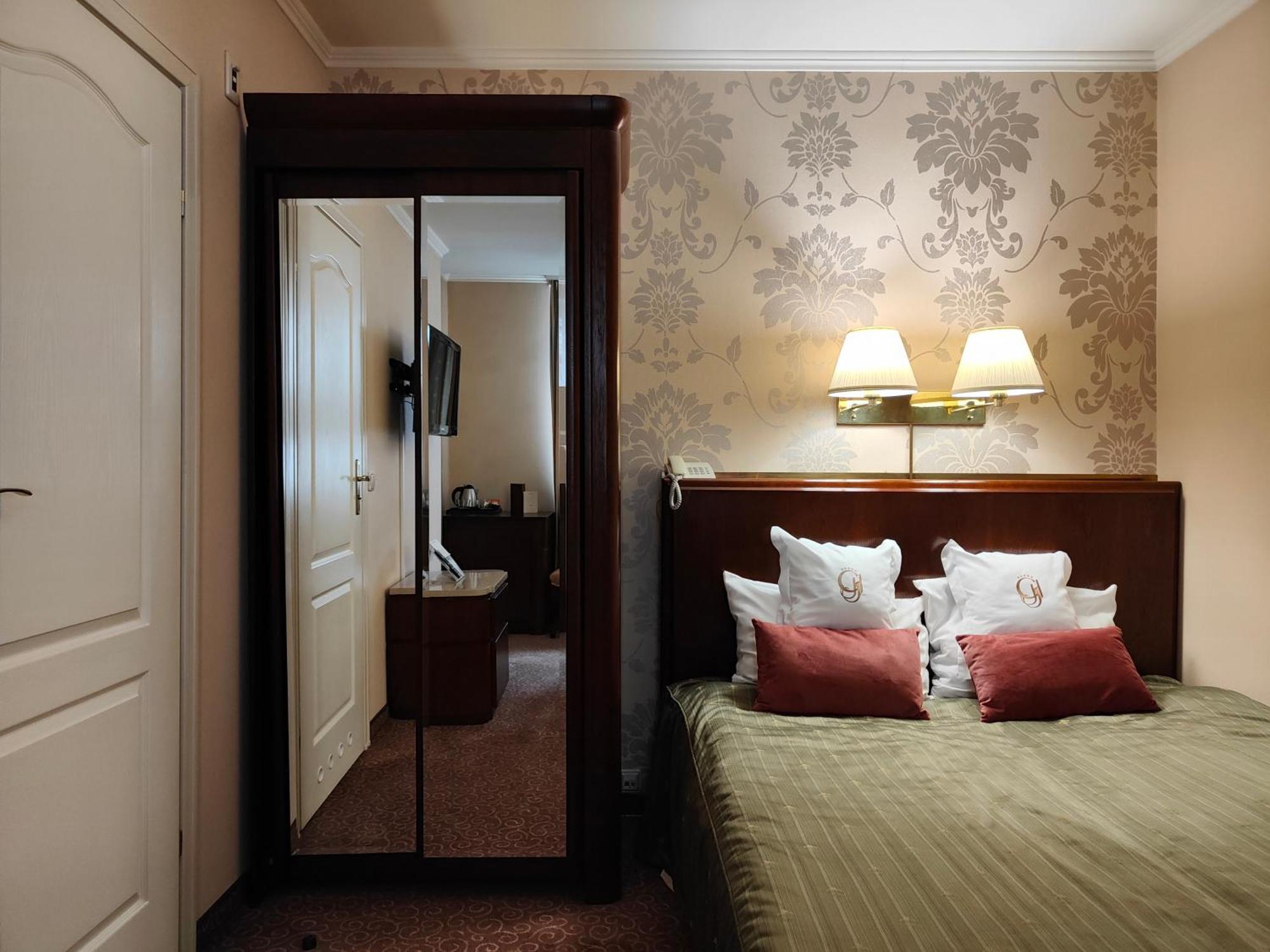 Grand Hotel