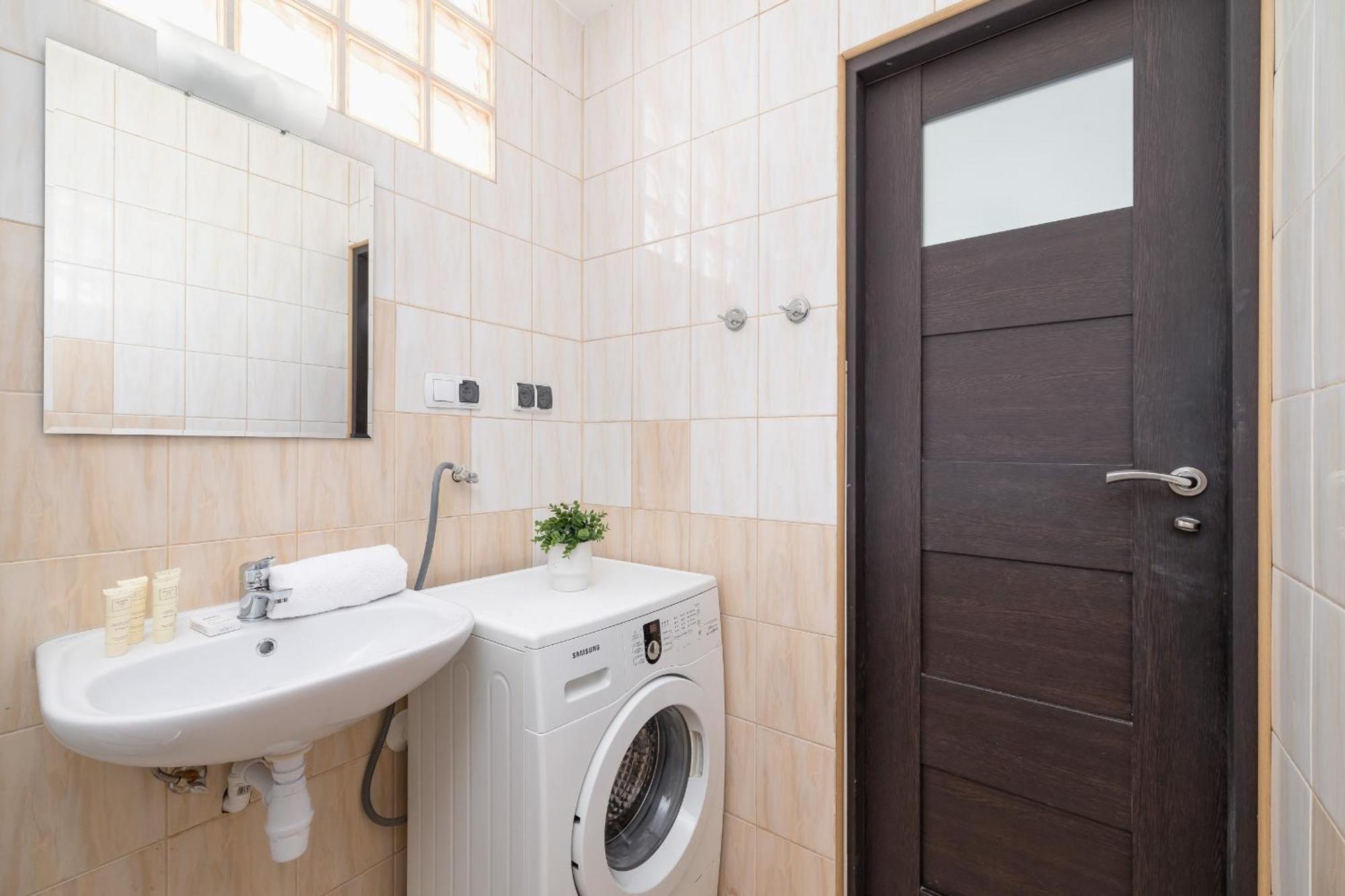 Appartement Rodzinny Z Dwiema Sypialniami Niedaleko Centrum Krakowa By Renters *