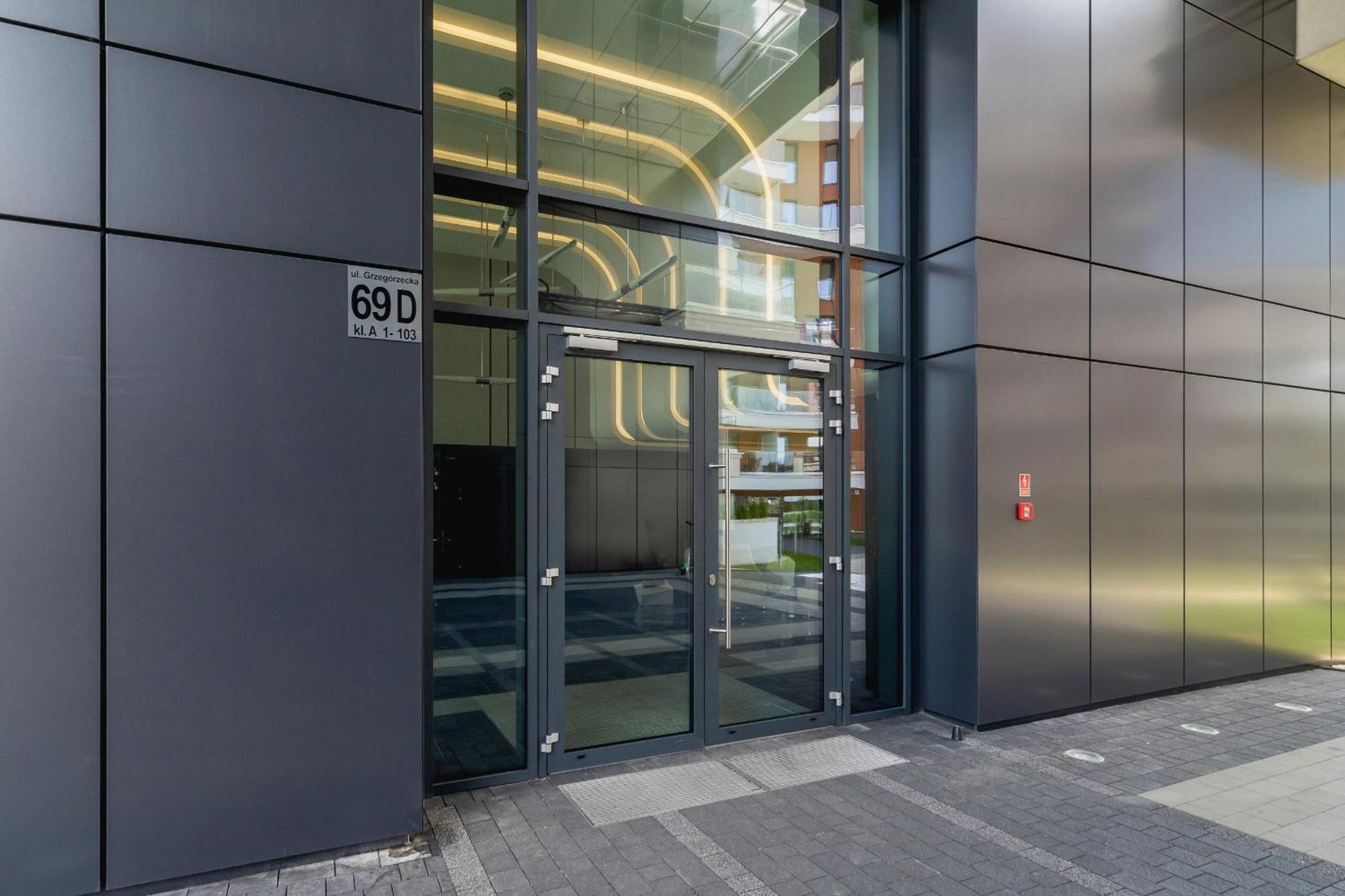 Elegancki Apartament Z Balkonem Dla 4 Osob By Renters Kraków