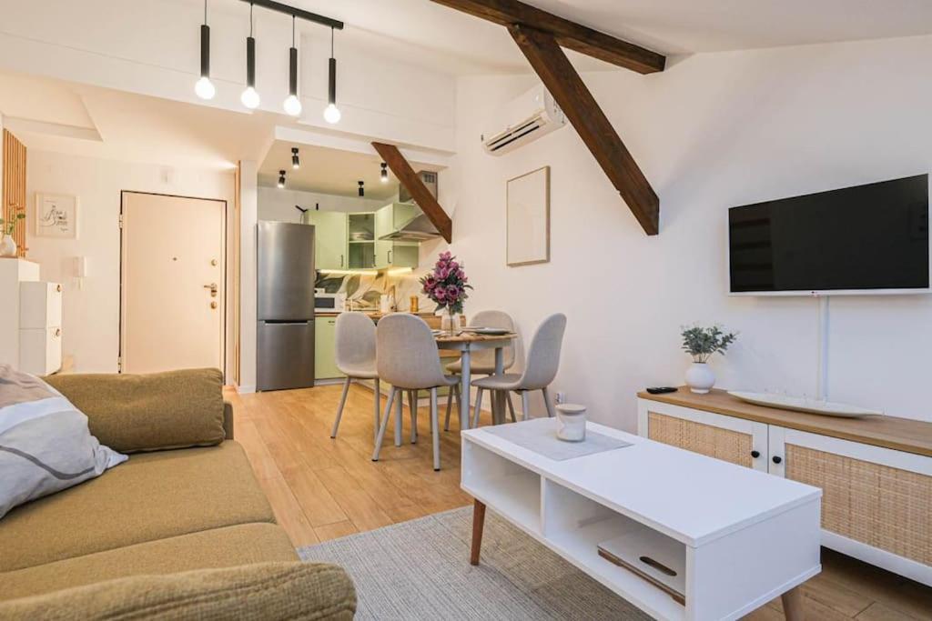 Cozy Loft Under The Wawel Sky