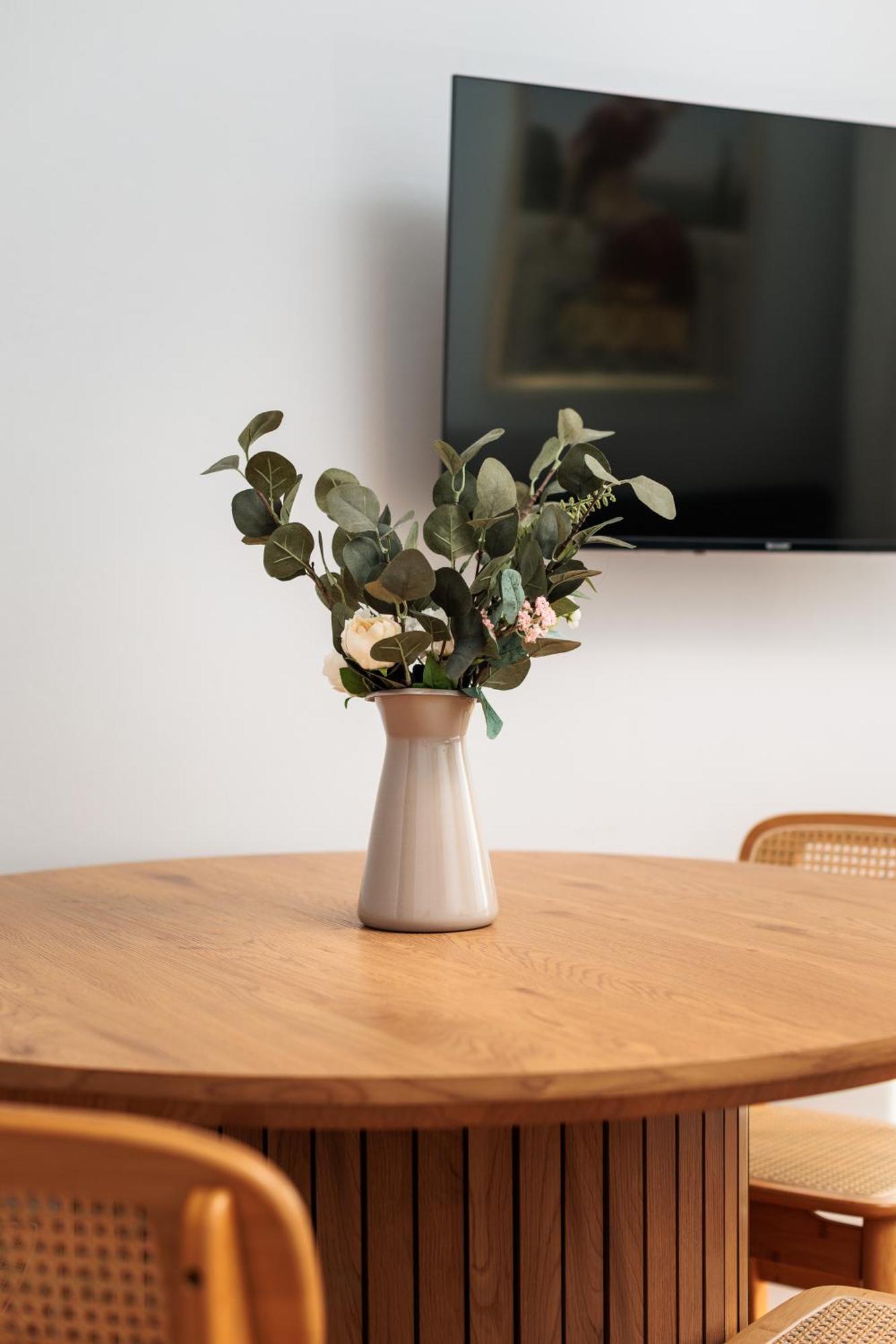 Retro Glamour With A Modern Edge - By Upstairs