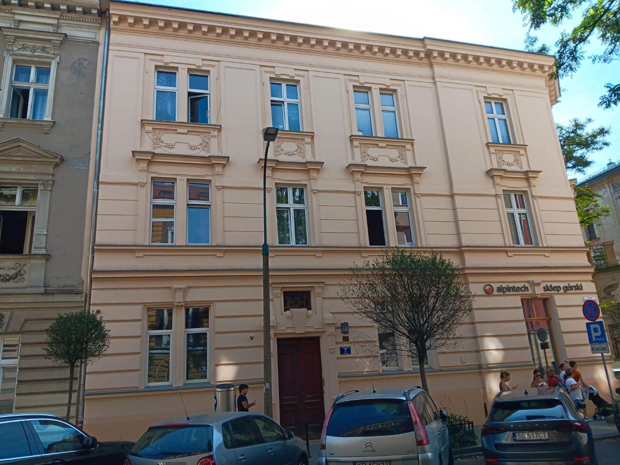 Rozy Apartment
