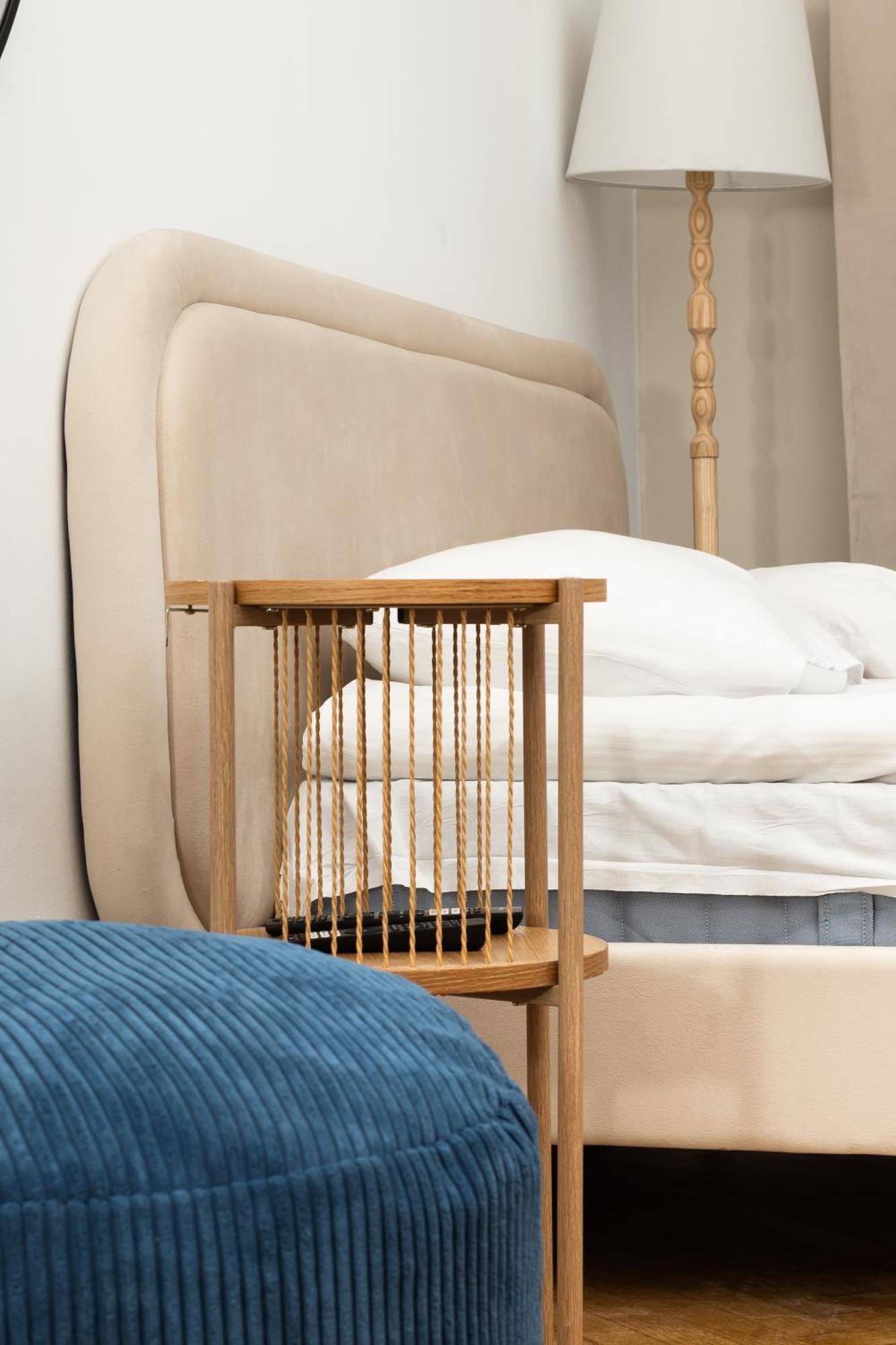Comfort - By Upstairs Apartment *