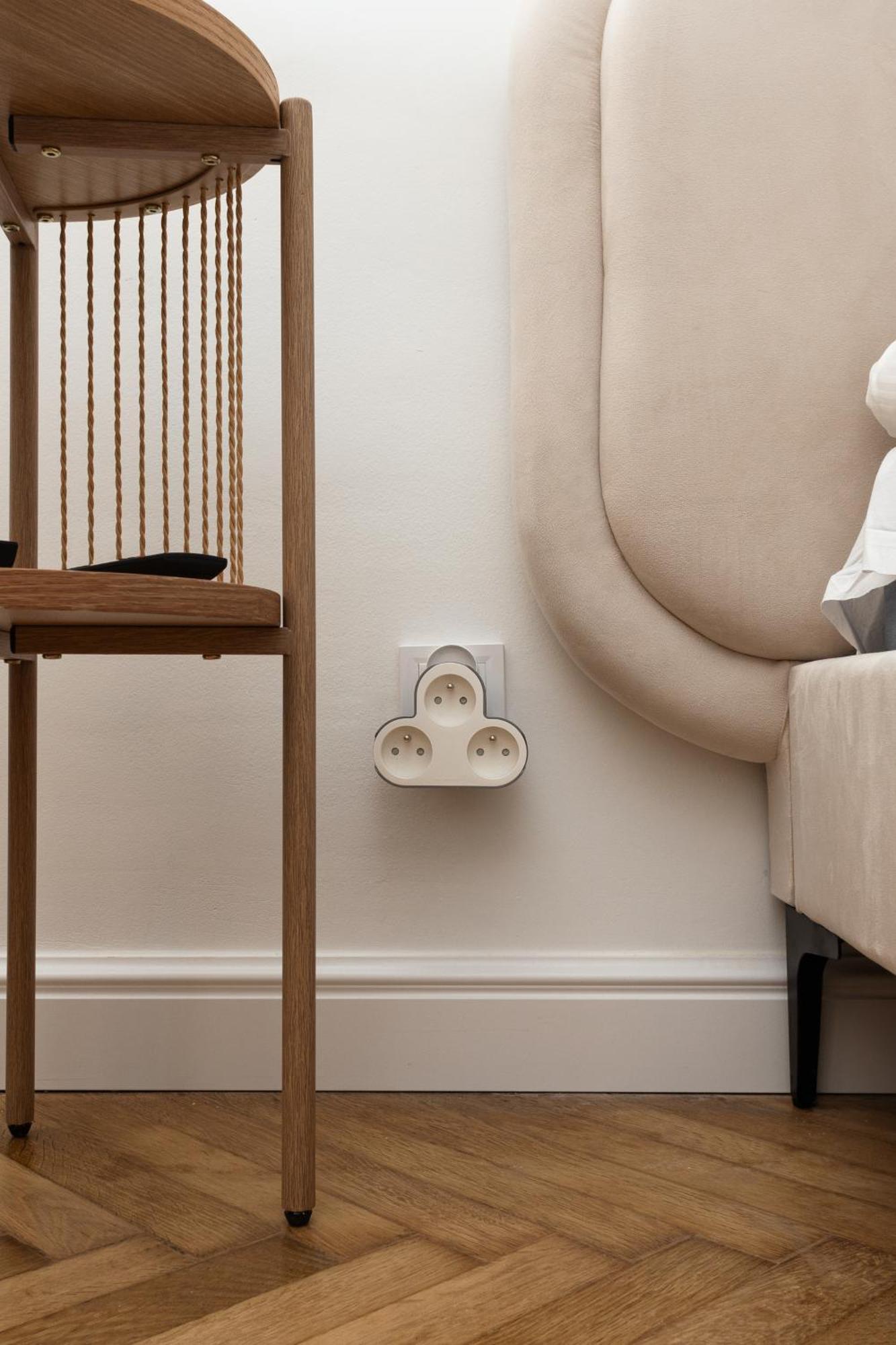 Comfort - By Upstairs Apartment