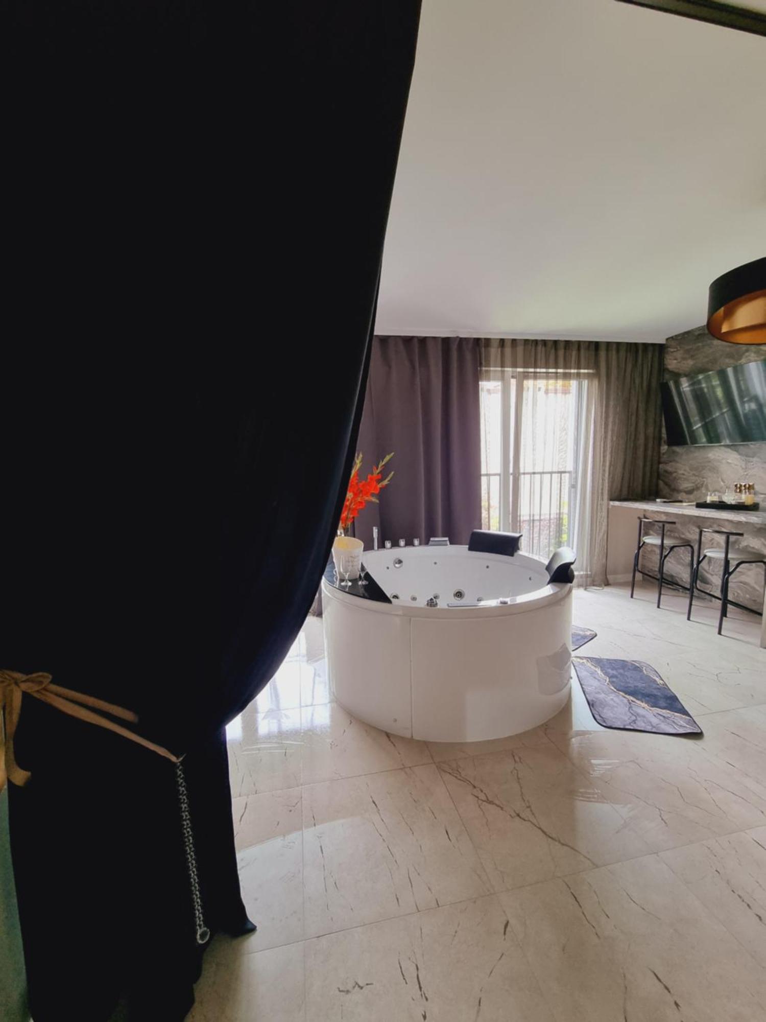 Jacuzzi *