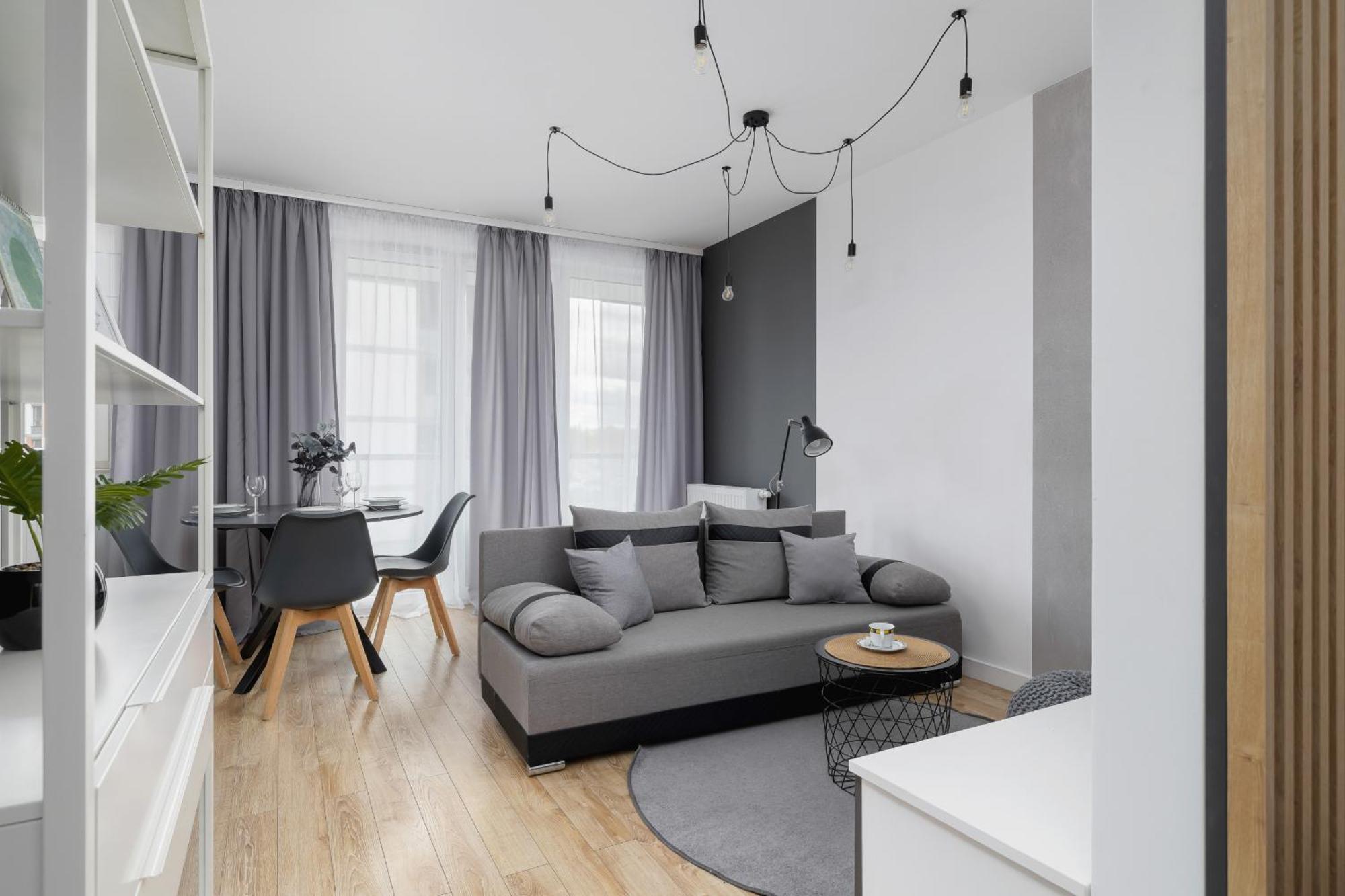 Apartament Elegant In Cracow With Balcony, Parking And Desk By Renters