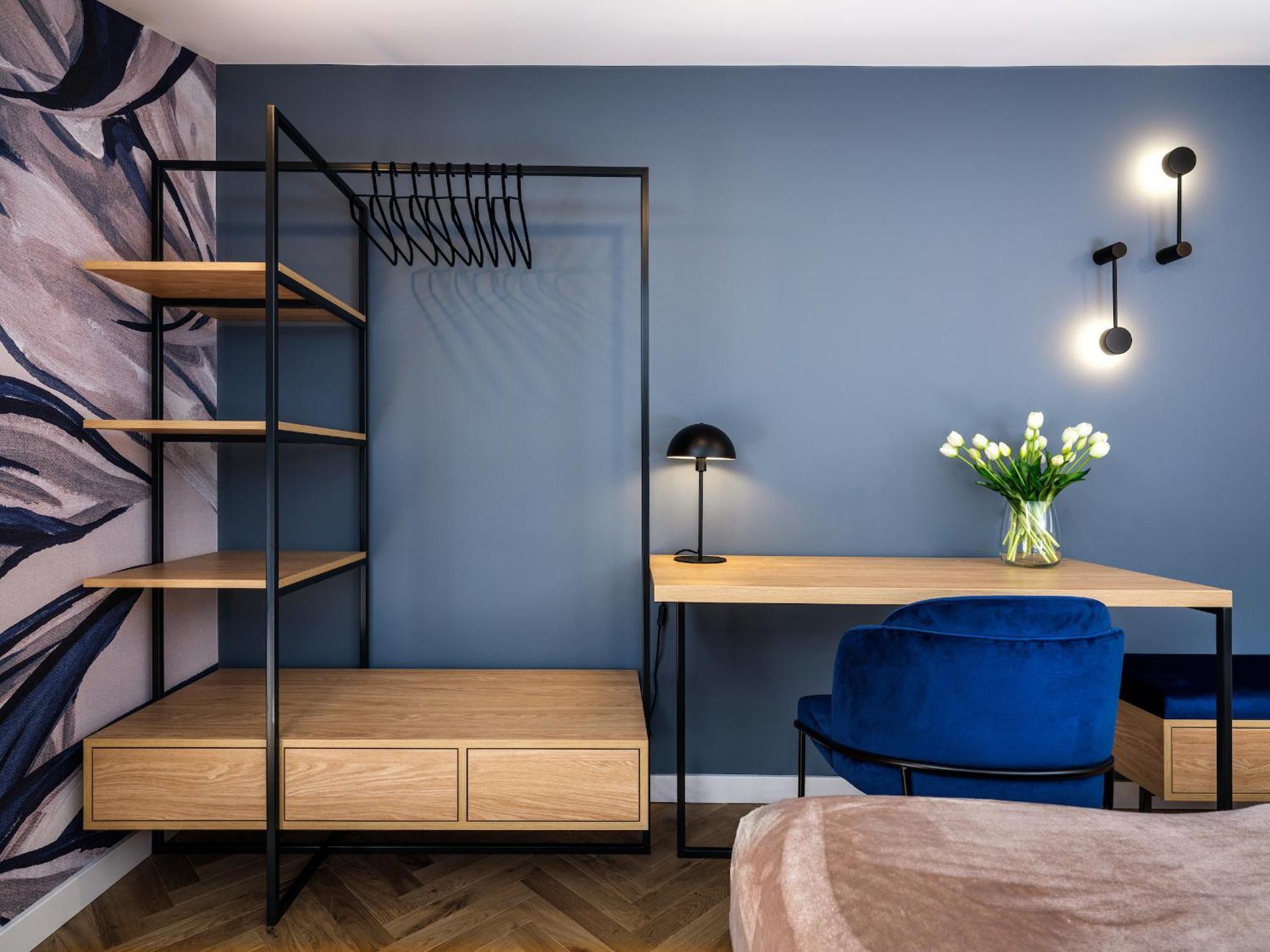 Tyzenhauz Siemiradzkiego Street Apartment *