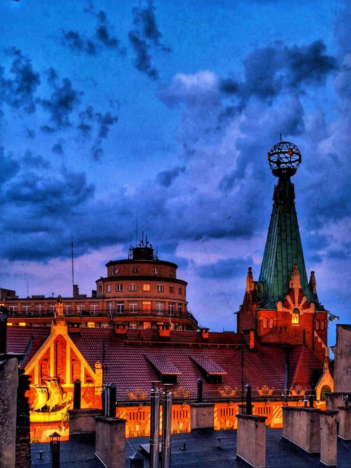 With Entresol Old Town Apartment