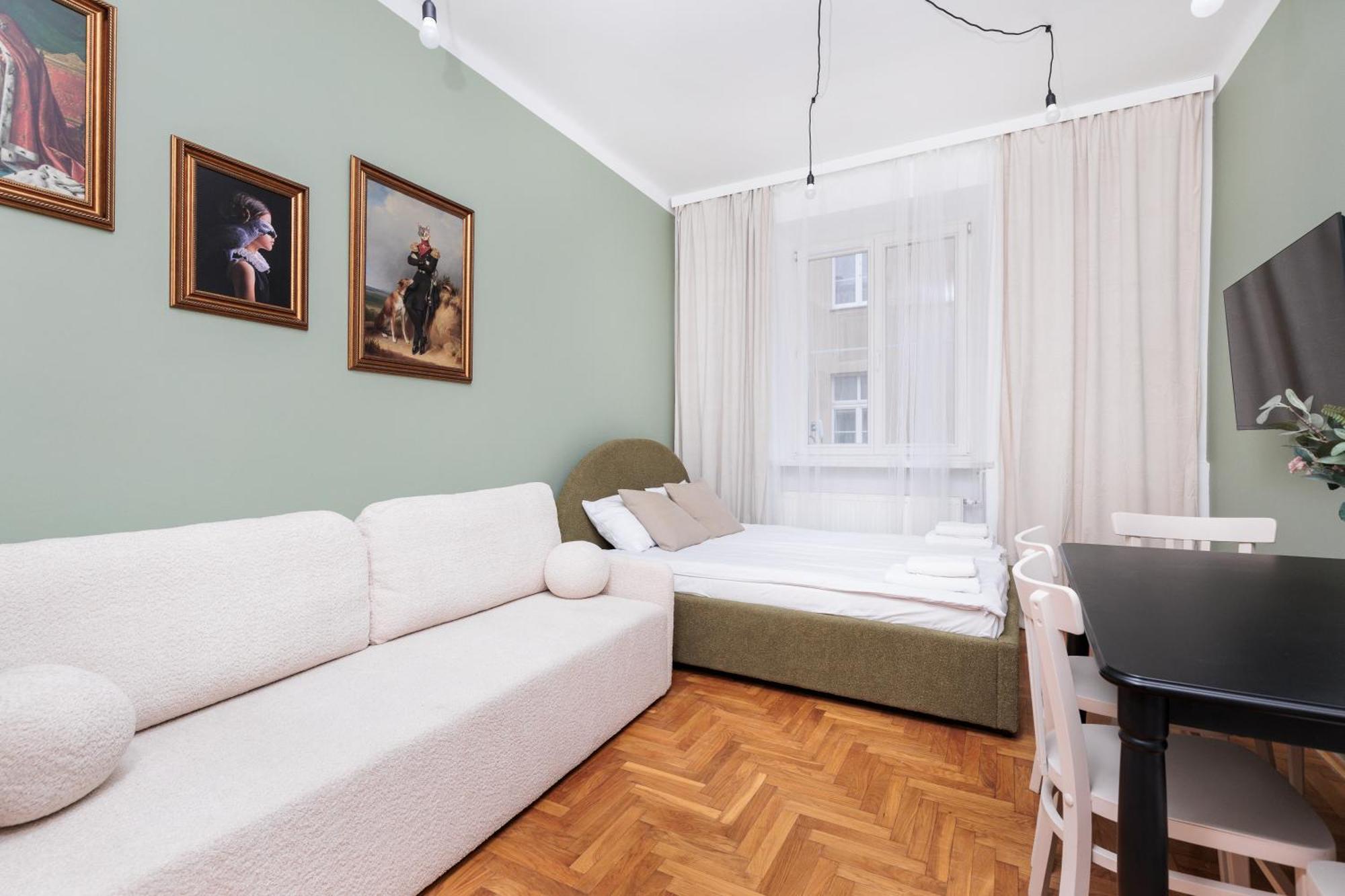 Retro Glamour With A Modern Edge - By Upstairs * Krakow