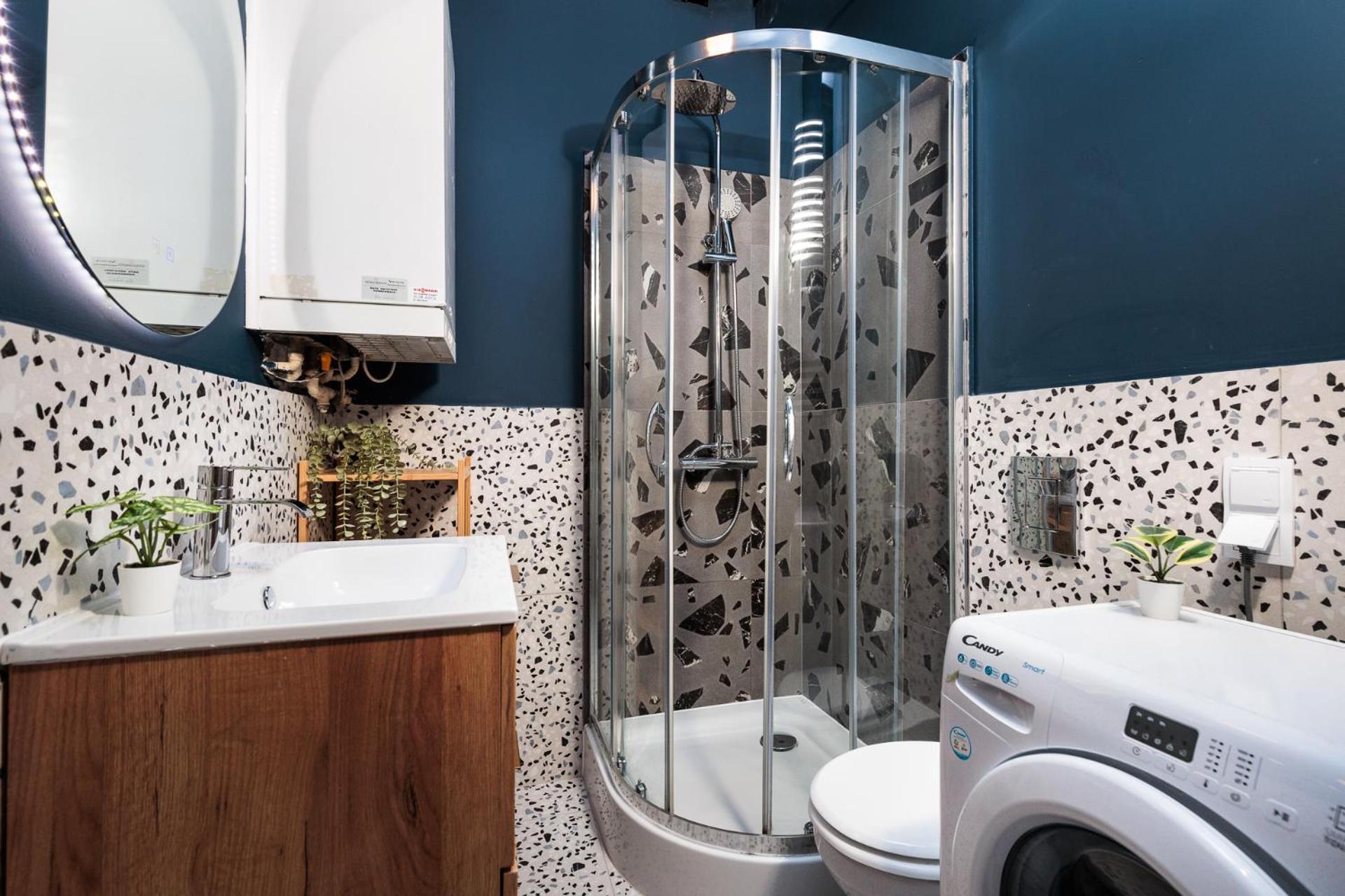 Retro Glamour With A Modern Edge - By Upstairs * Krakow