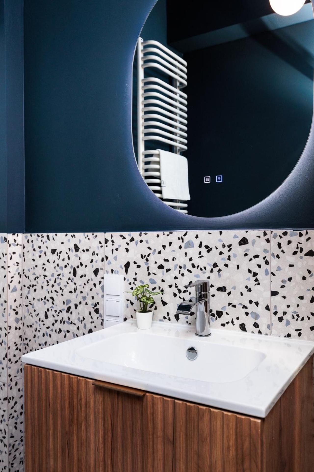 Retro Glamour With A Modern Edge - By Upstairs *