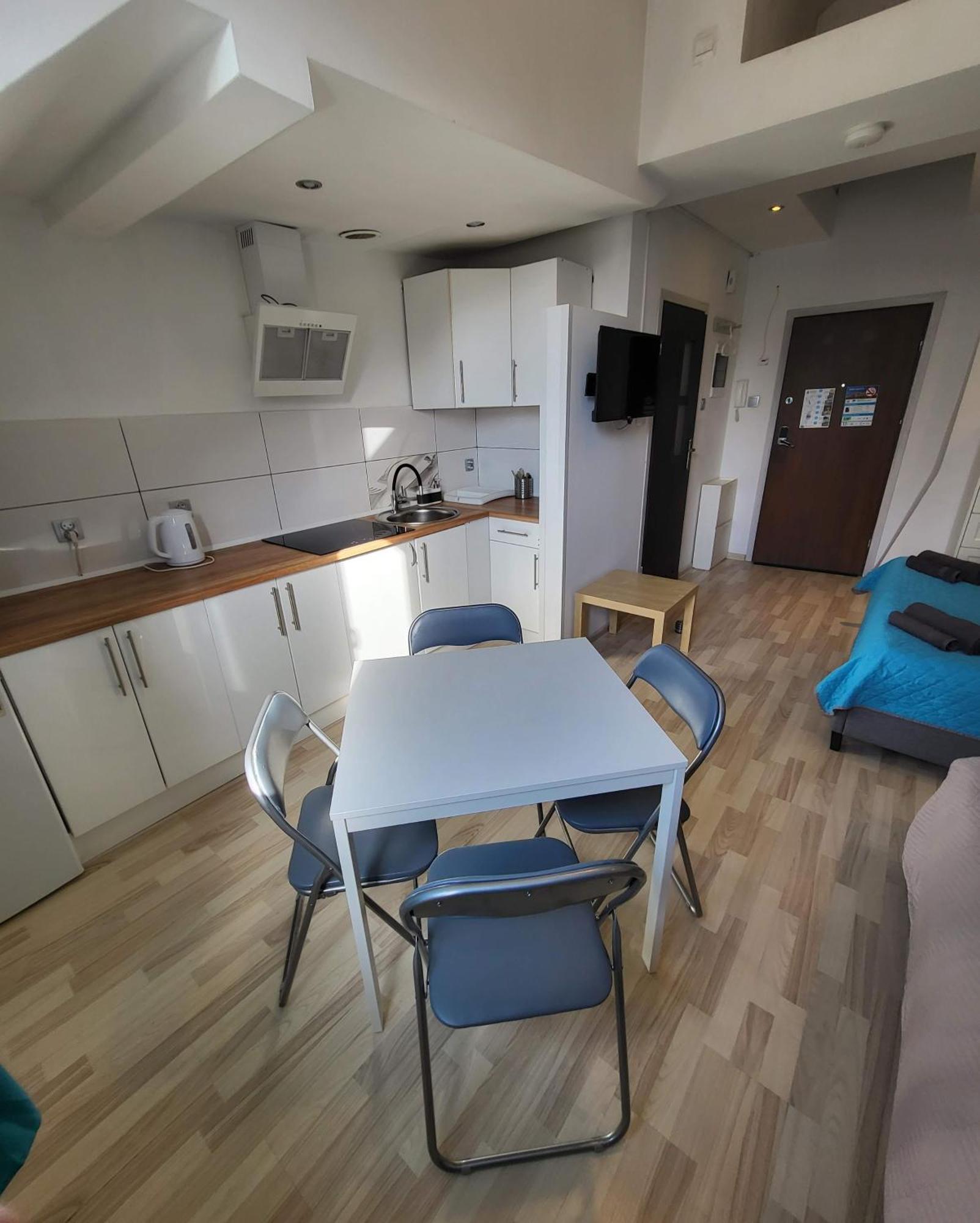 Station Katowa 11 Apartamento Cracóvia