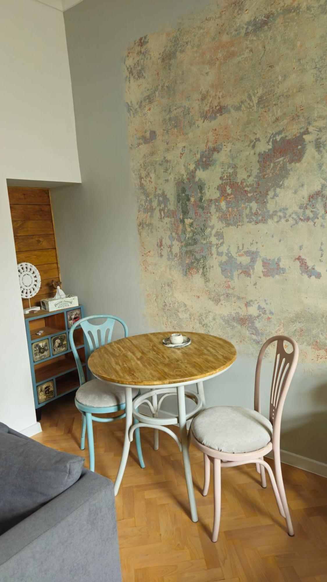 Apartment Stylish Art Free Parking