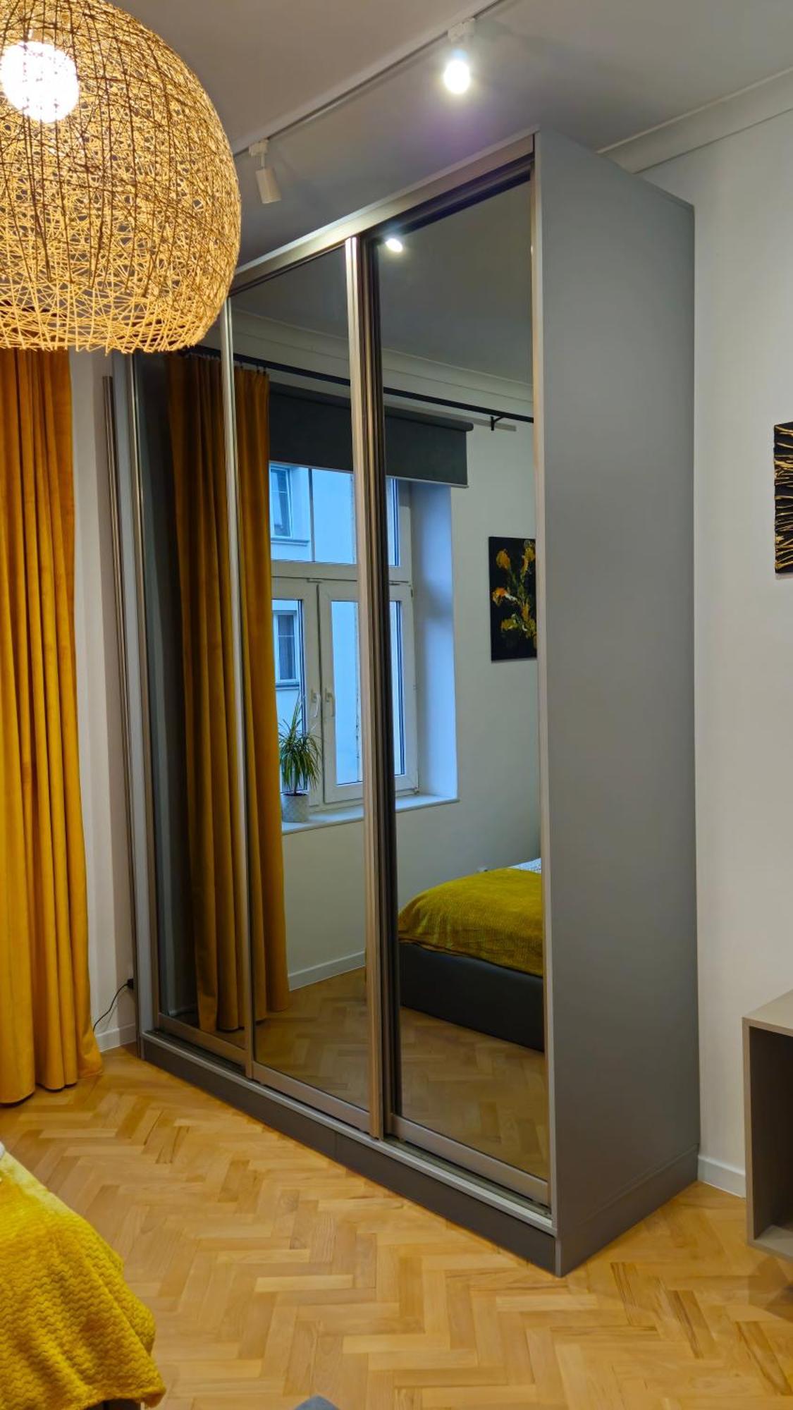 Stylish Art Free Parking Apartment *