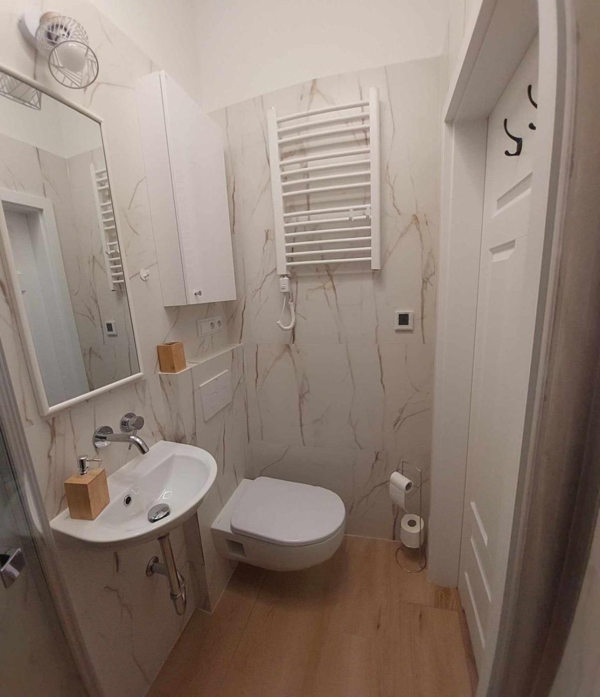 Apartment Stylish Art Free Parking *