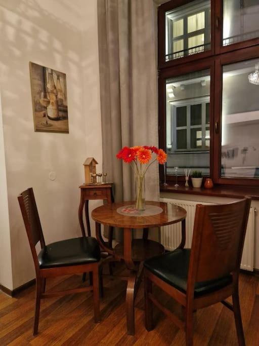 Apartment In The Center! Krakow