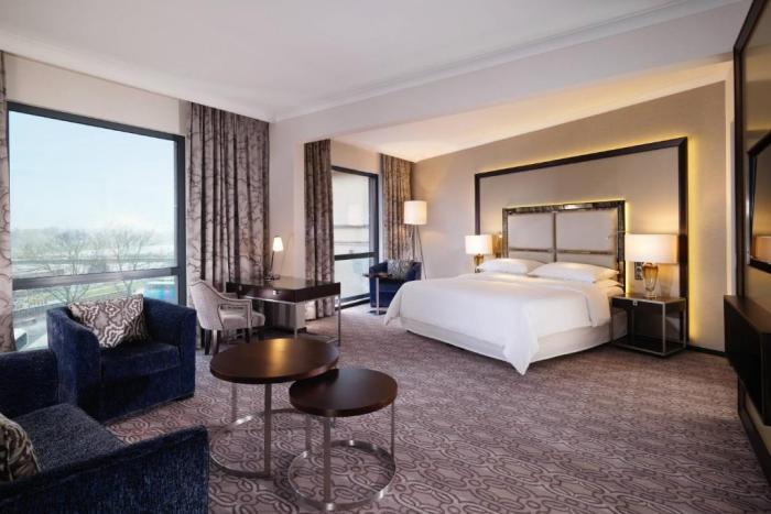 Sheraton Grand Hotel 5*