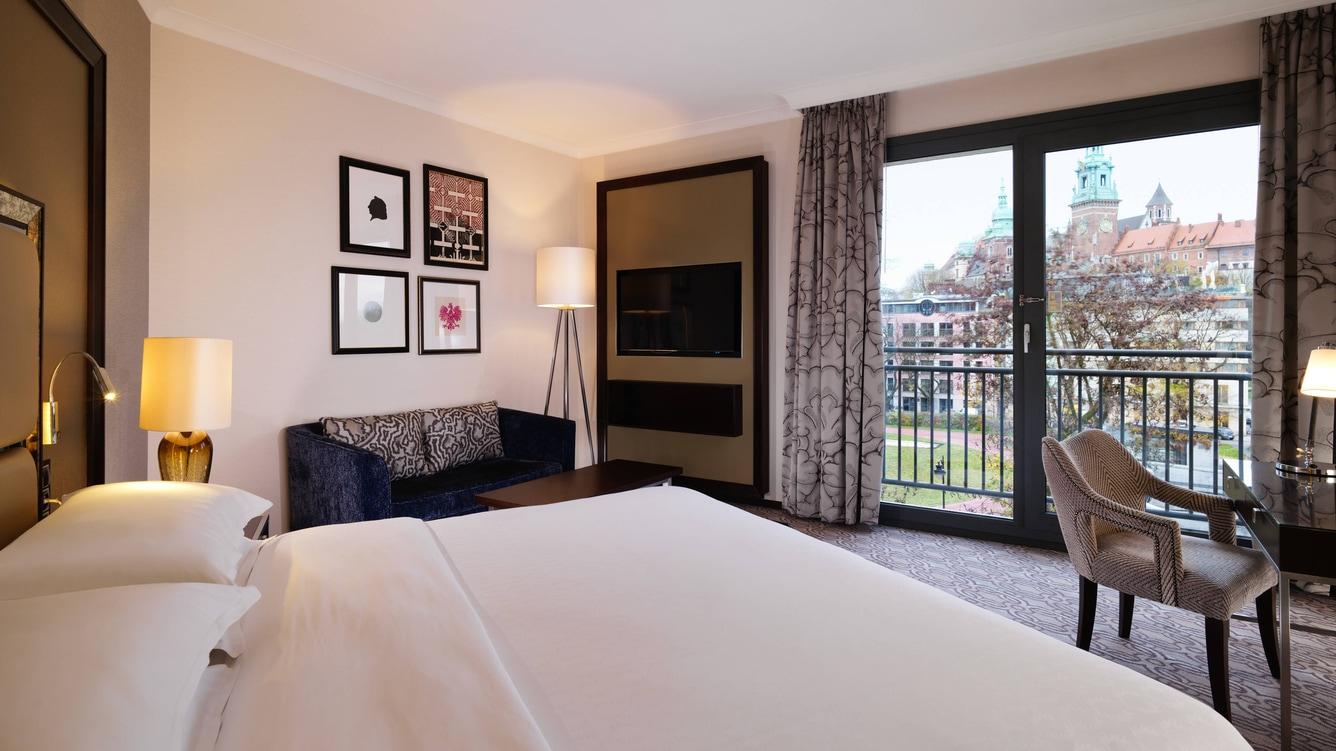 Sheraton Grand Hotel 5*