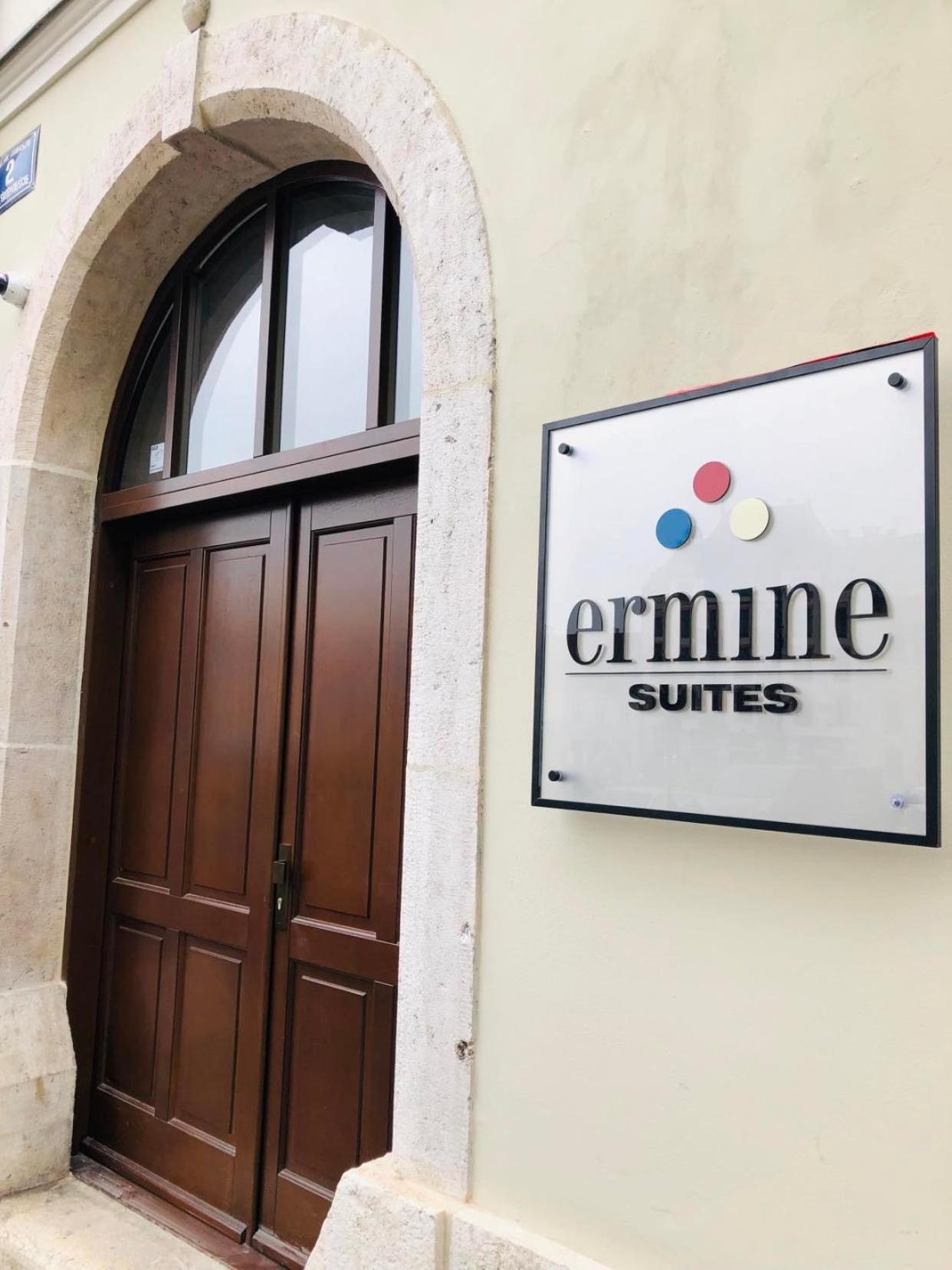 Ermine 3*
