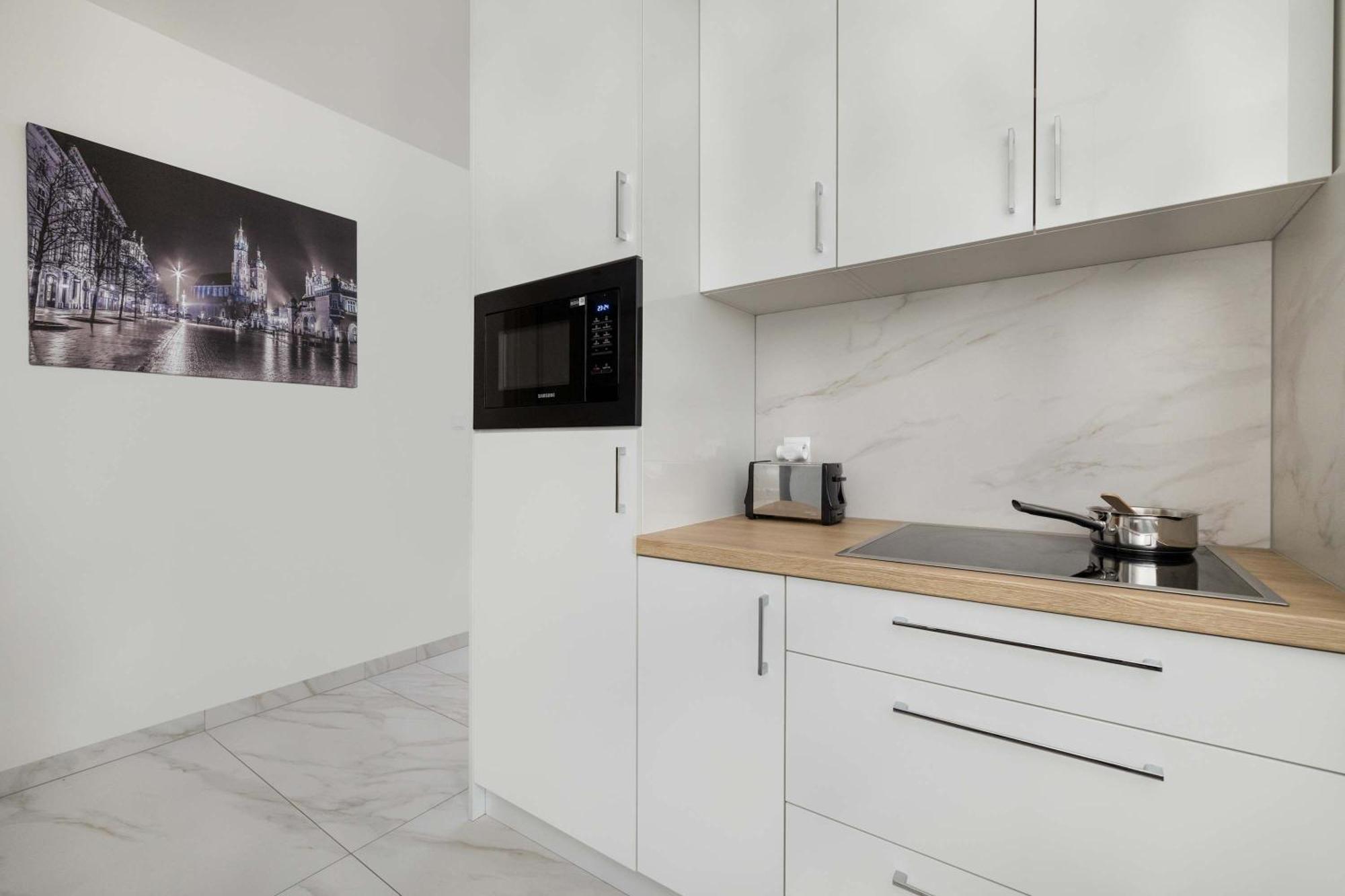 Cozy Laszkiewicza With Parking By Renters