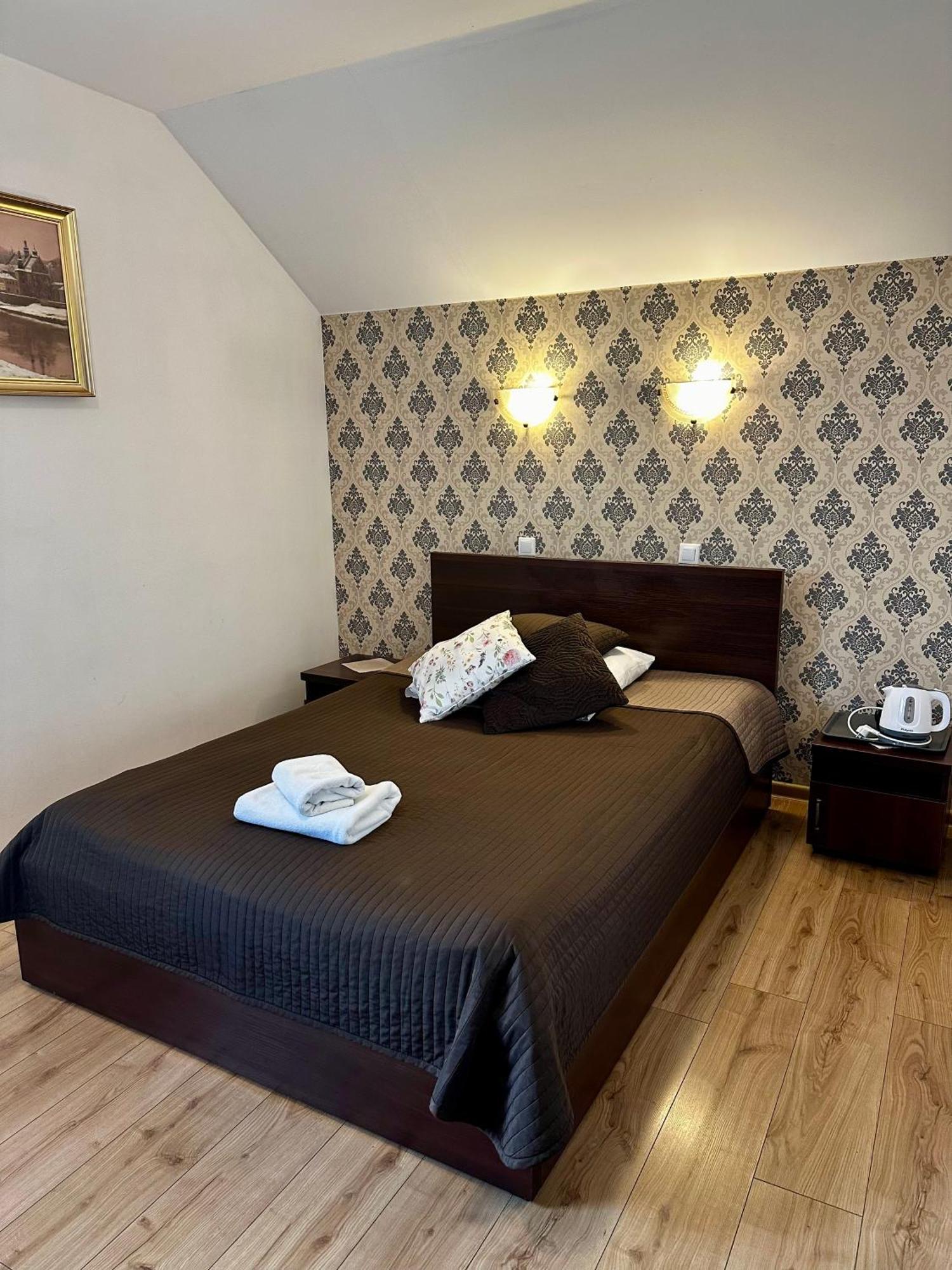 Hotel Dworek Zloty Rog I Restauracja 3*
