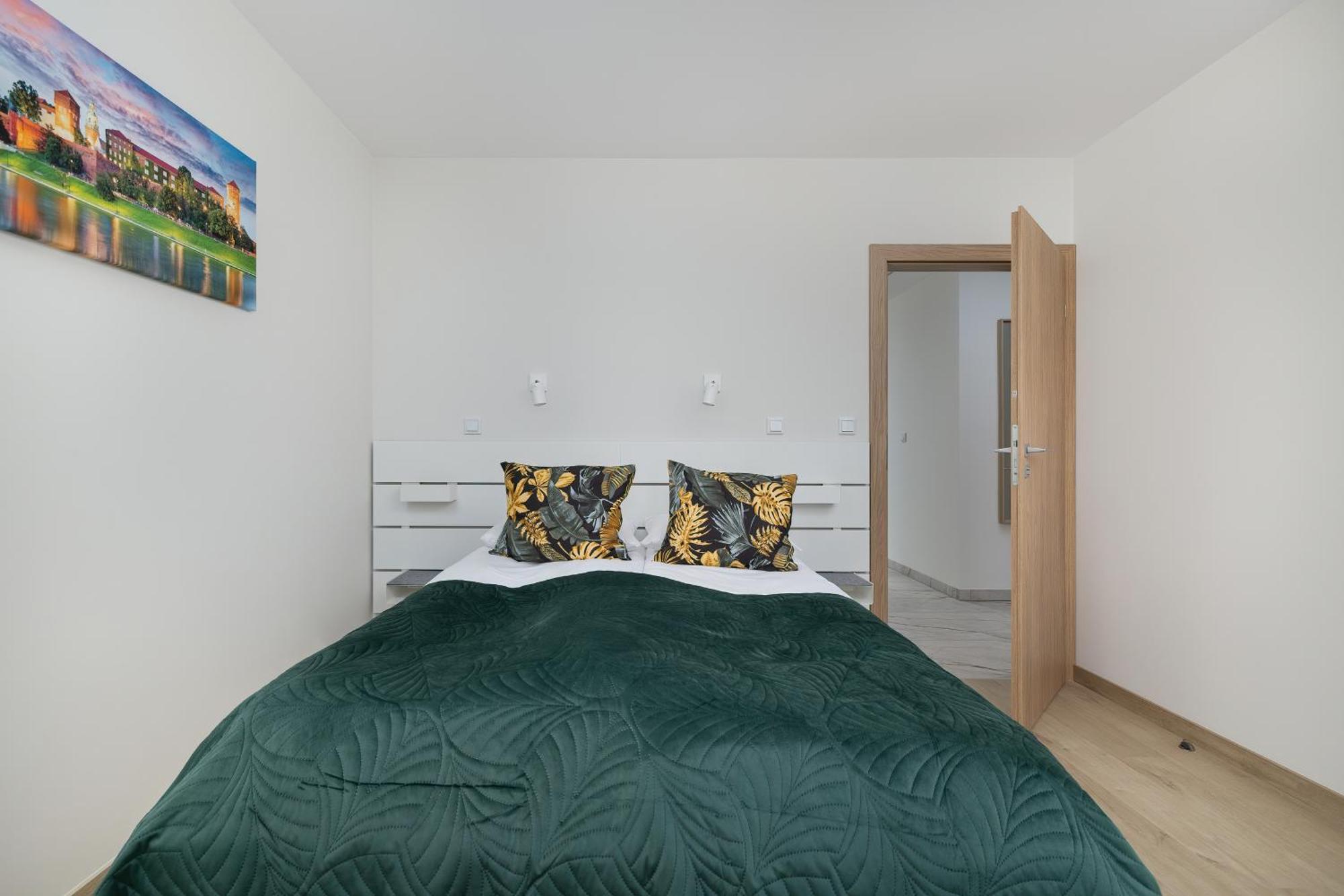 Cozy Laszkiewicza With Parking By Renters Apartment