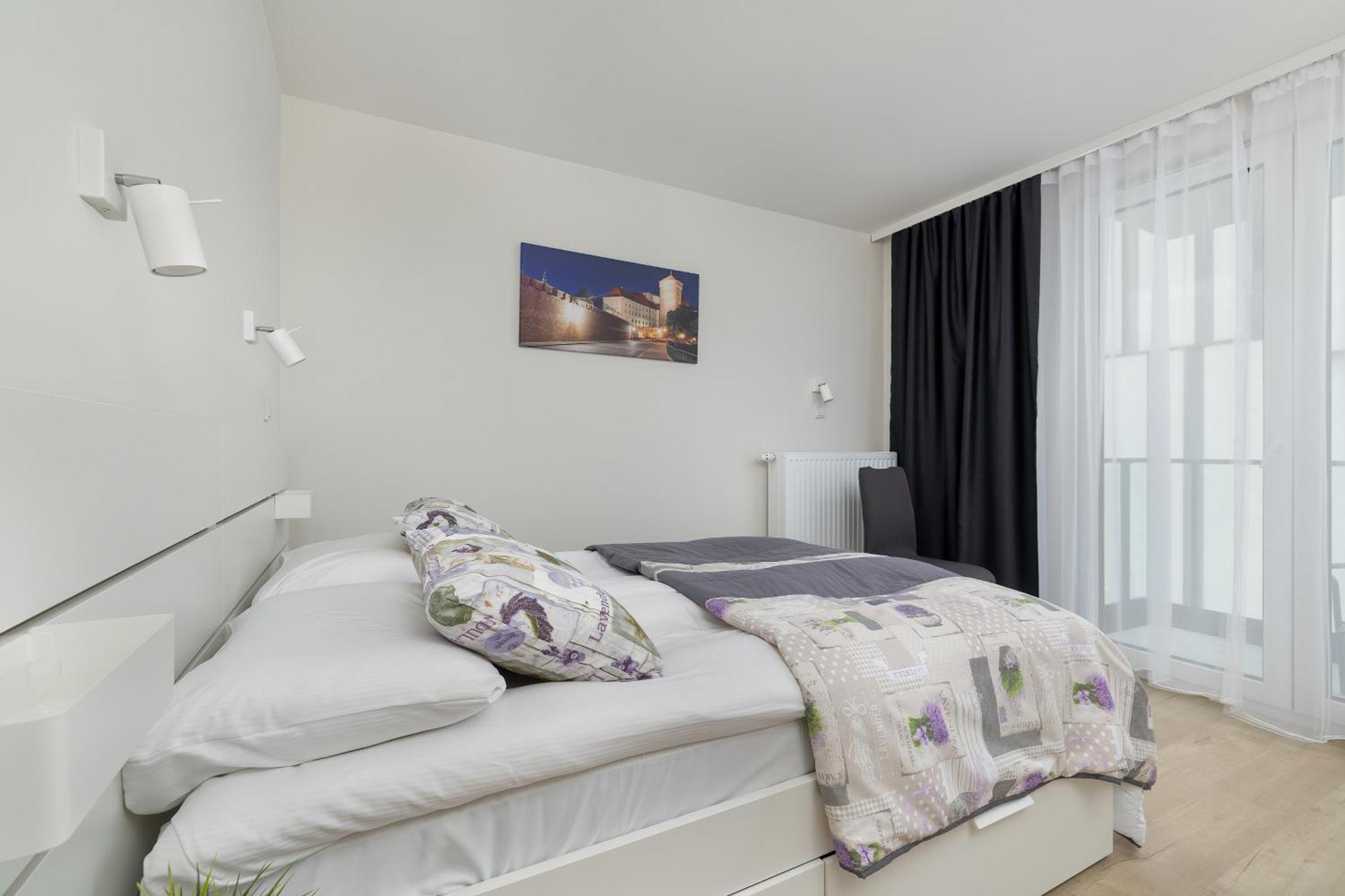 Cozy Laszkiewicza With Parking By Renters Apartment *