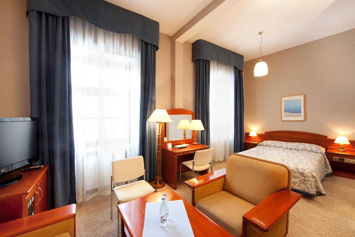 Blue Swan 3*