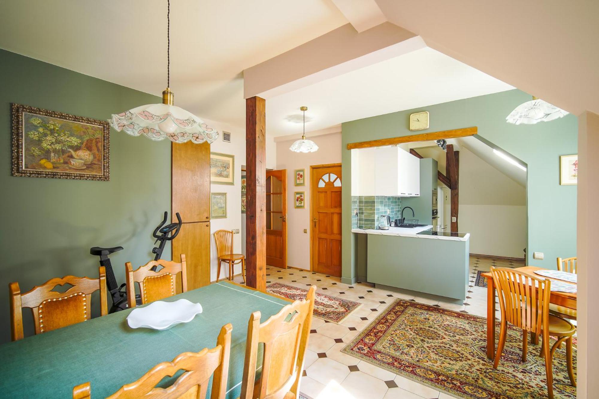 Apartment Painter's House *