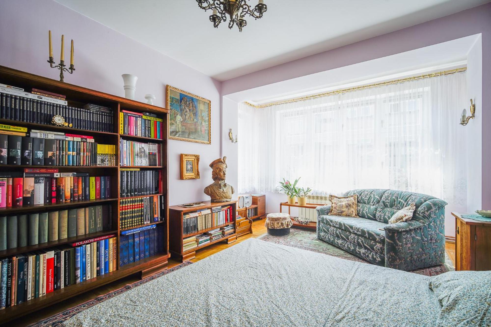 Apartment Painter's House *