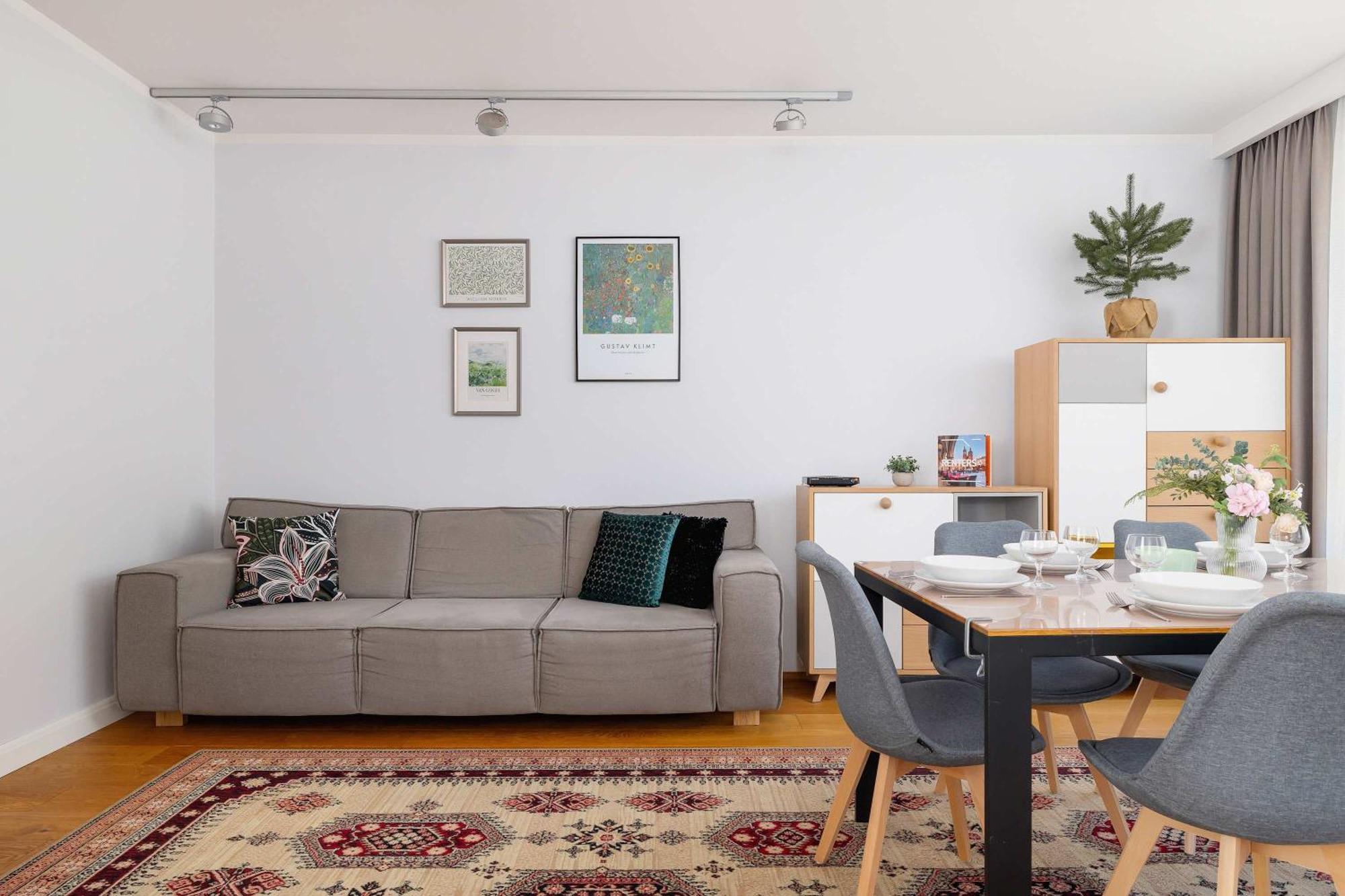 Przytulny I Przestronny W Krakowie Z Parkingiem Biurkiem I 2 Balkonami By Renters Appartement *