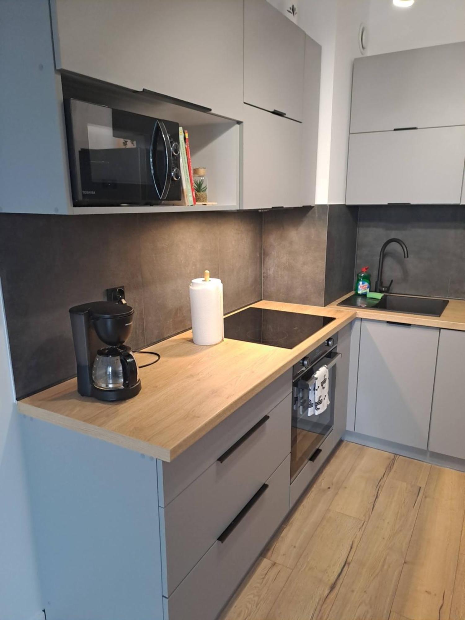 Bazylek, Miejsce Parkingowe W Garazu Podziemnym Apartamento