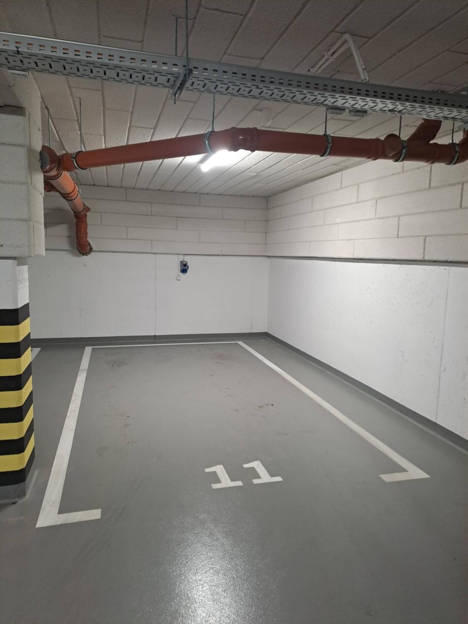 Bazylek, Miejsce Parkingowe W Garazu Podziemnym *