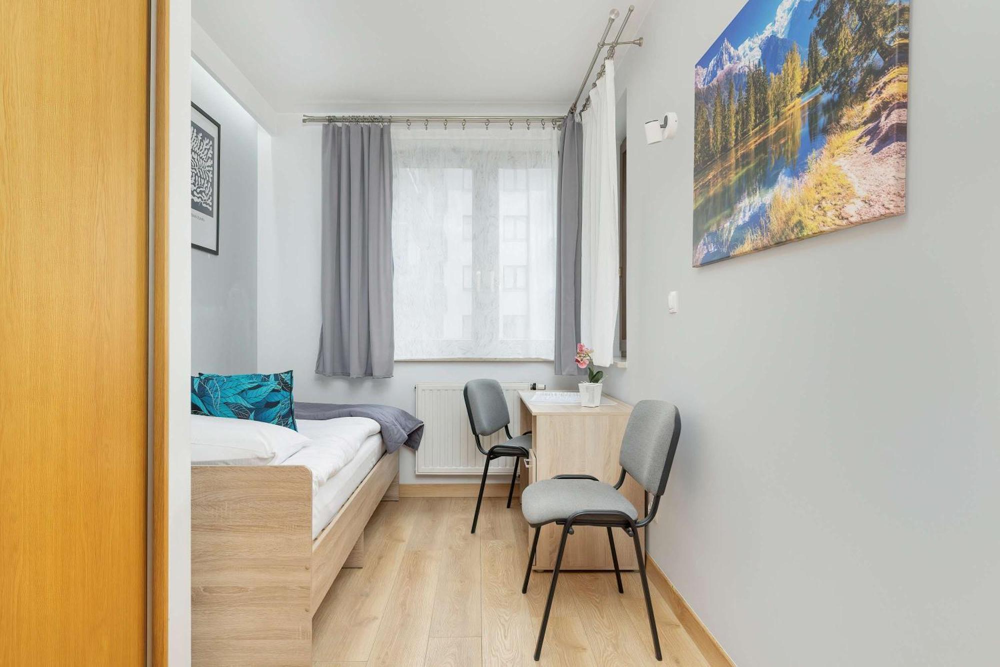 Grzegorzecka Family With Balcony & Parking Cracow By Renters Apartment *