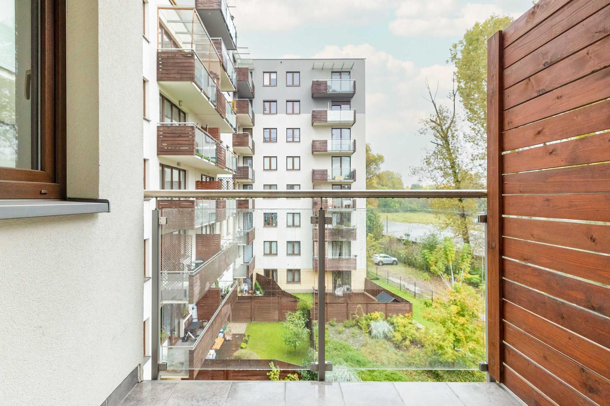 Grzegorzecka Family With Balcony & Parking Cracow By Renters Apartment *