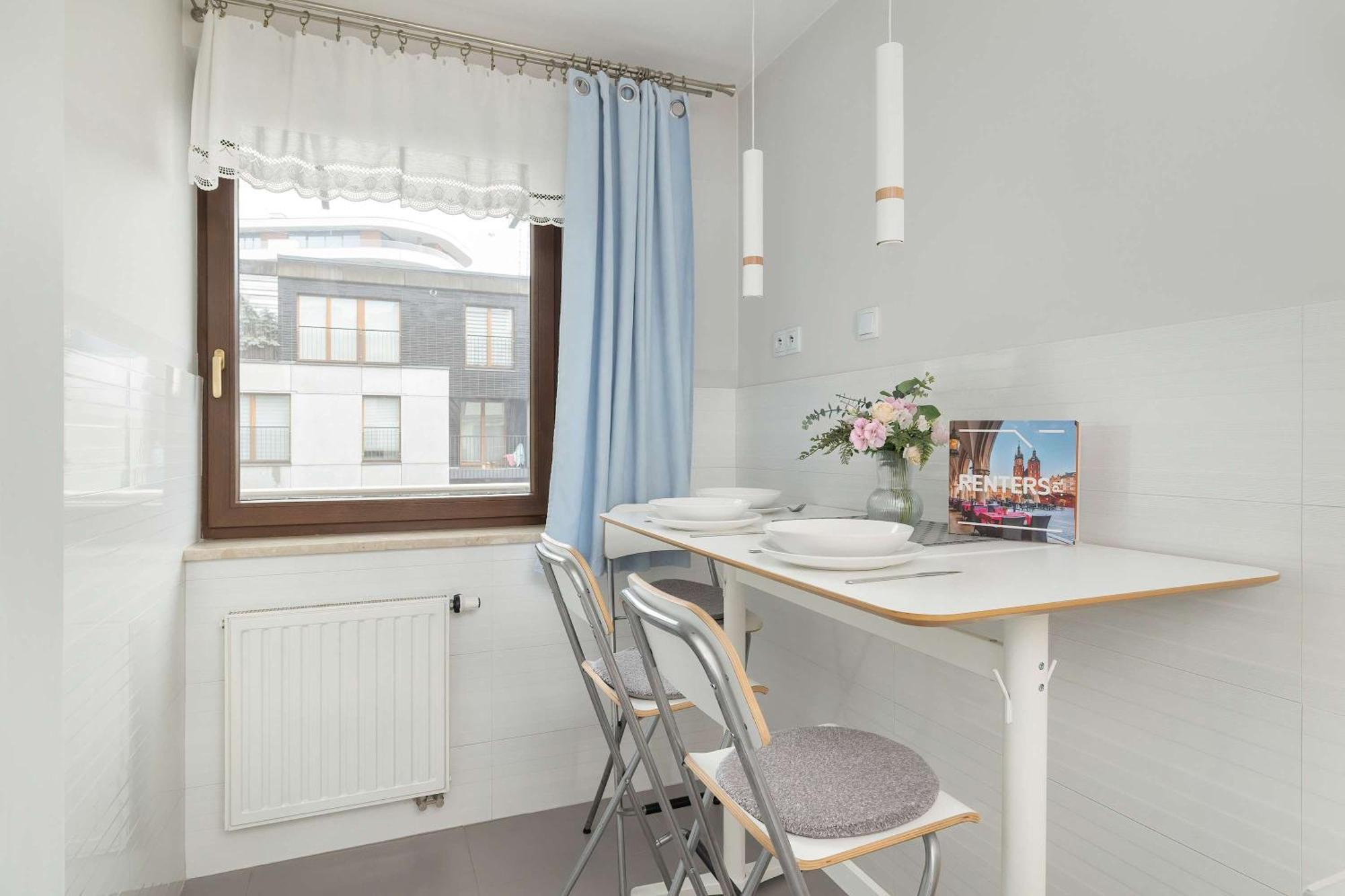 Grzegorzecka Family With Balcony & Parking Cracow By Renters *