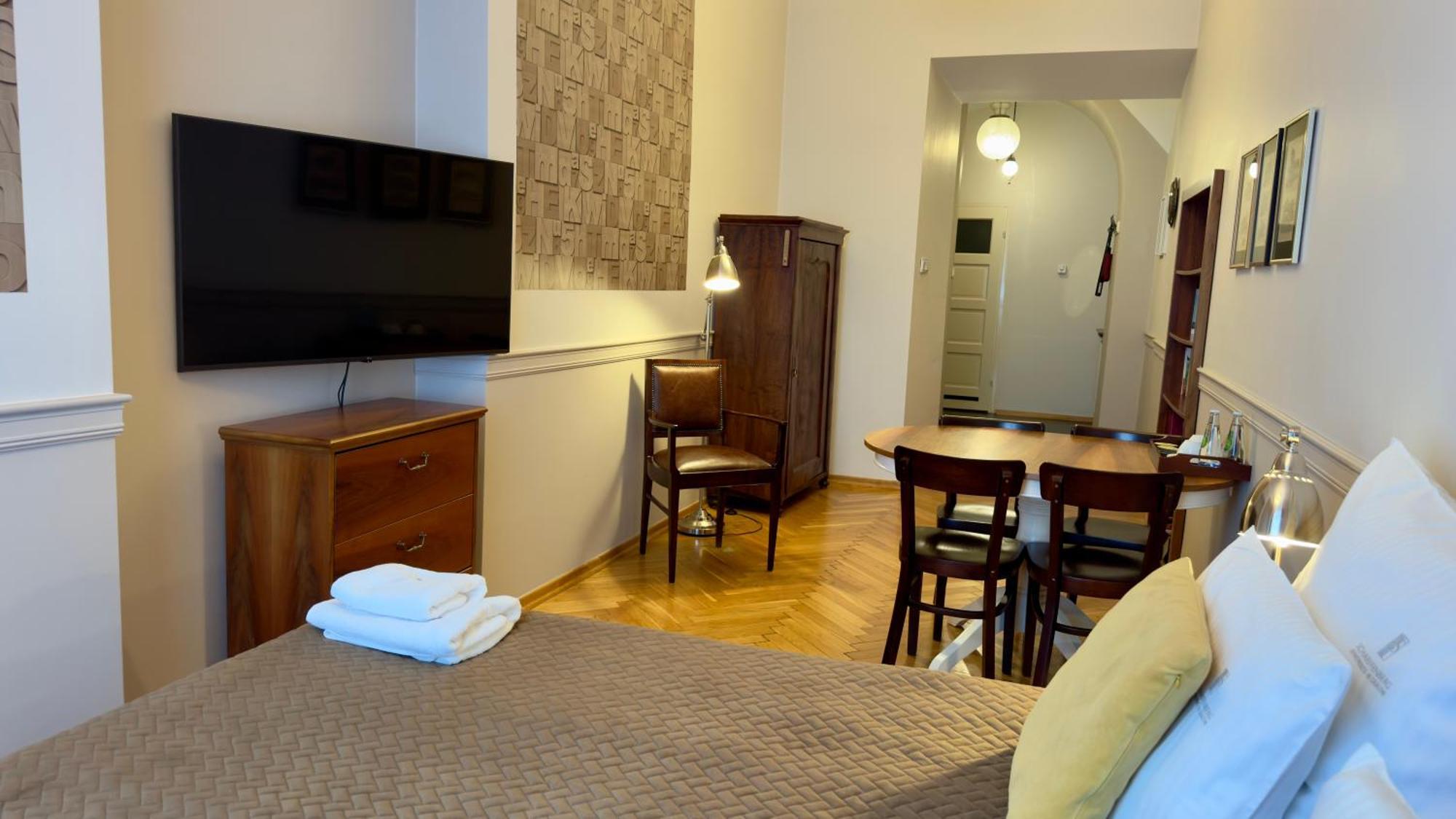 Scharffenberg Main Square Apartment