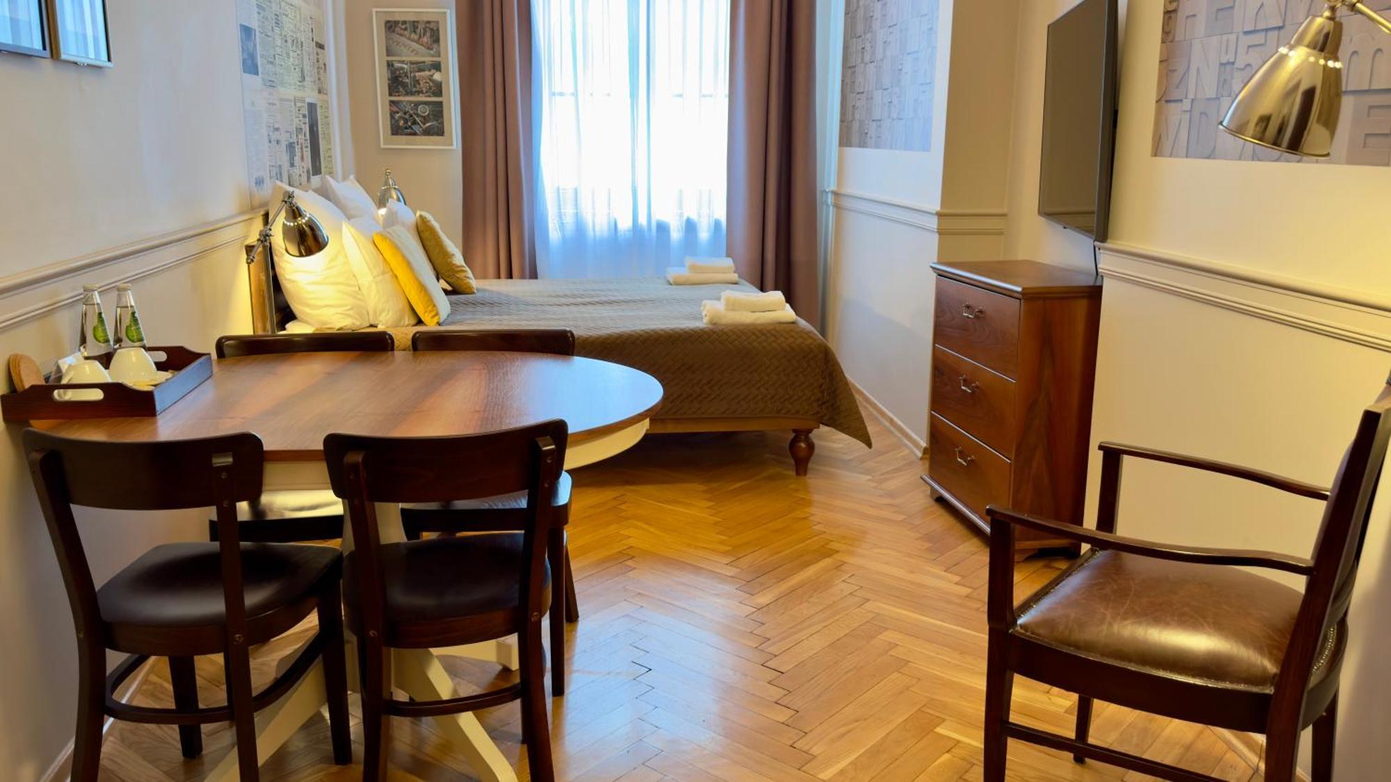 Scharffenberg Main Square Apartment *