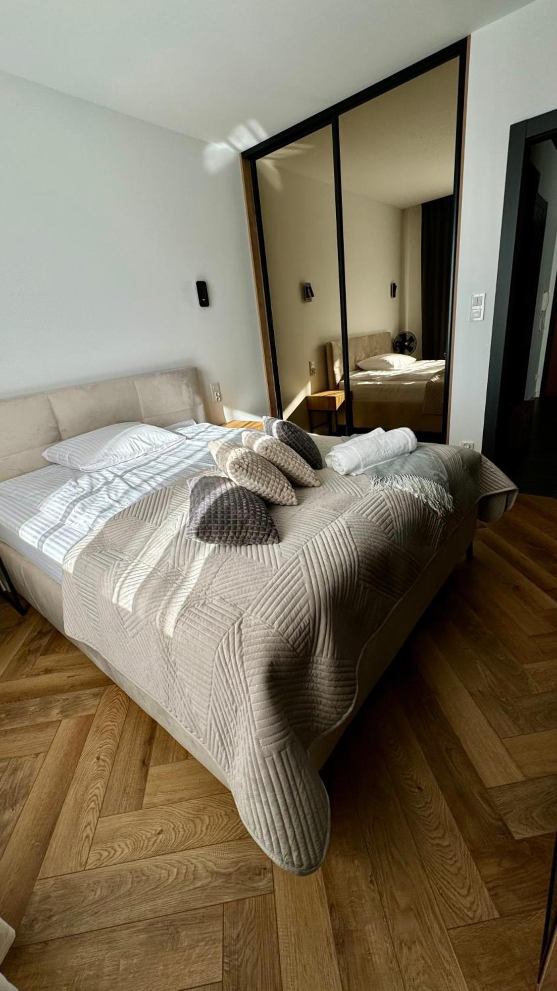 Forum Apartment *