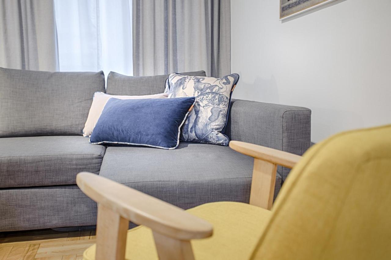 Apartment By Tyzenhauz *