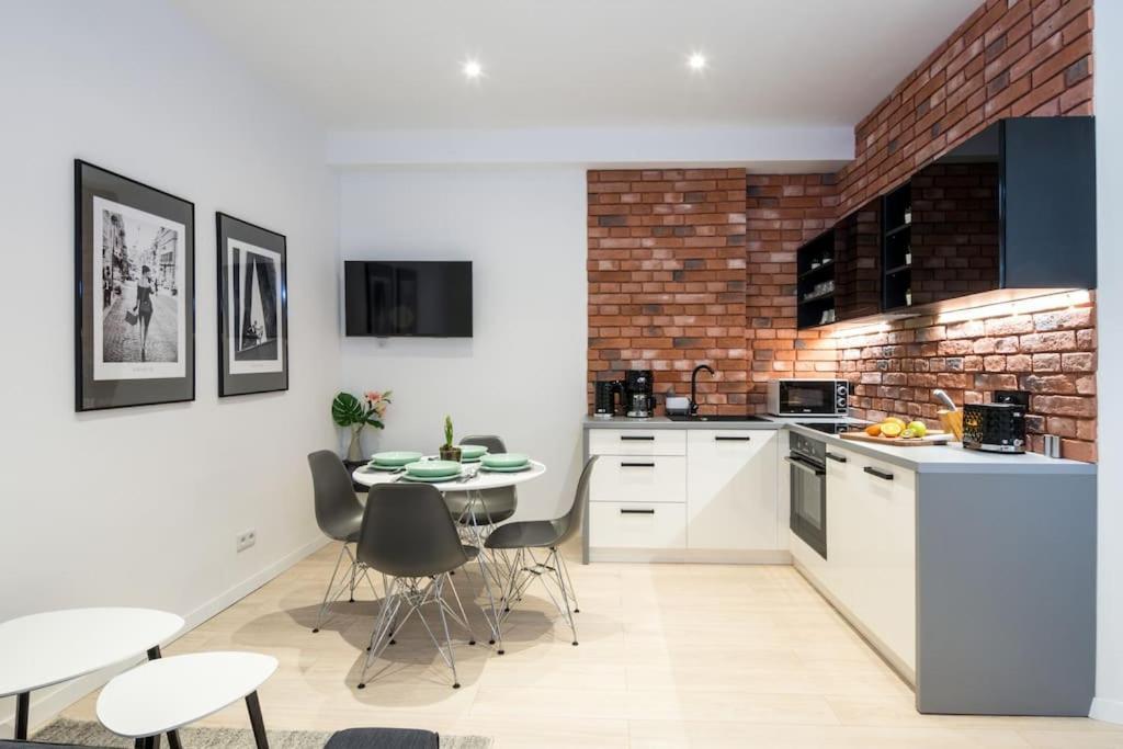 Apartment With Air Conditioning In The Heart Of Cracow Heart *
