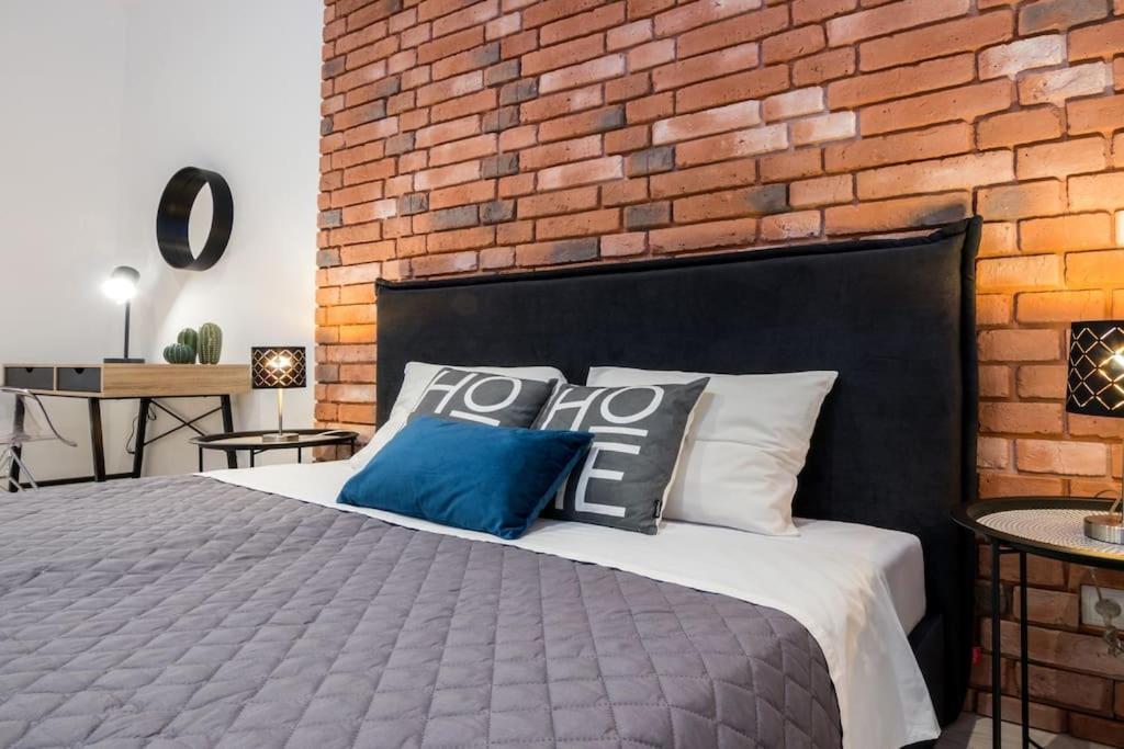 Apartment With Air Conditioning In The Heart Of Cracow Heart Krakow