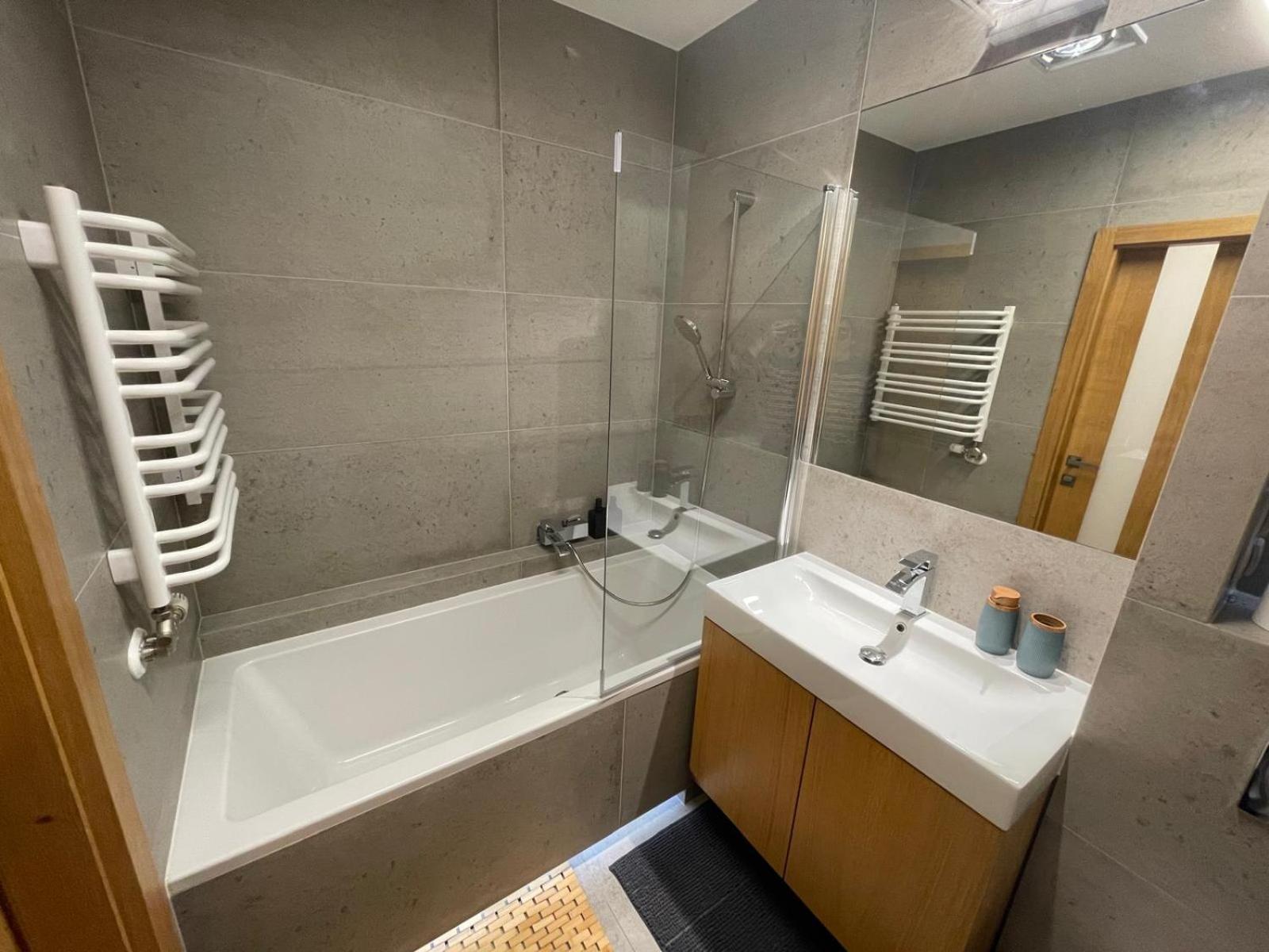 Comfortable With 2 Bedrooms And 2 Balconies On Borkowska Street Krakow