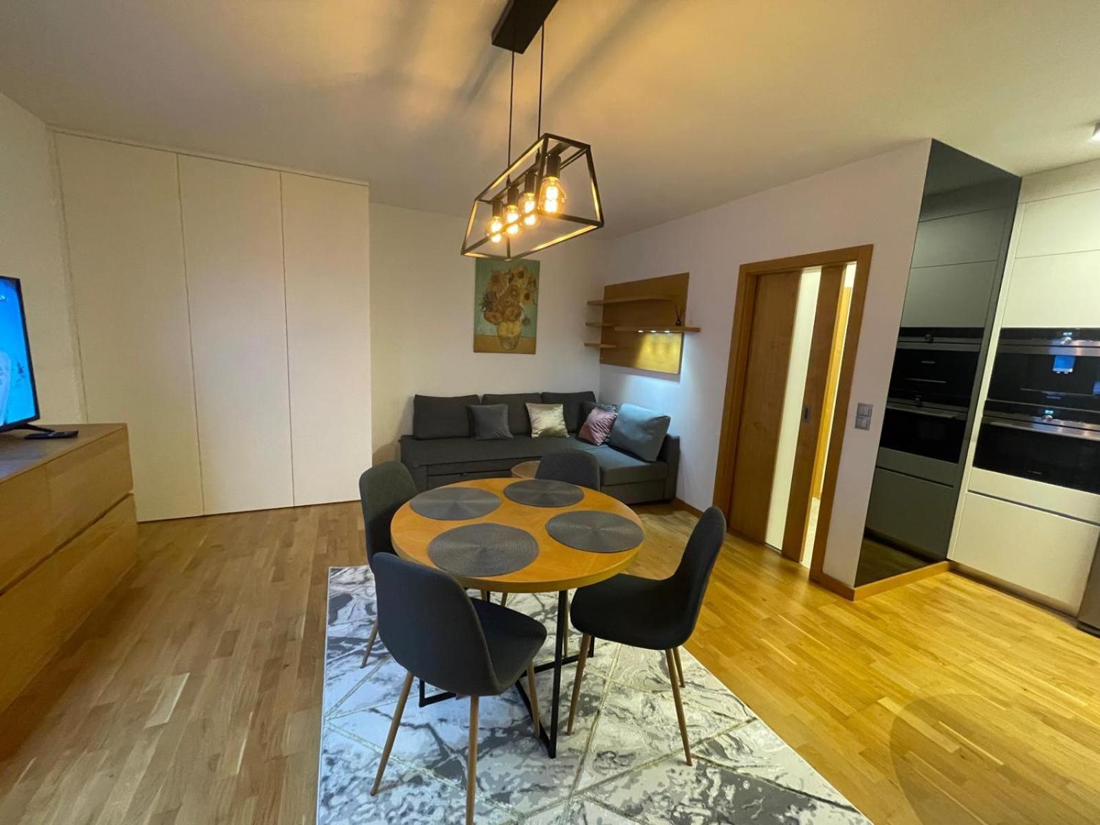 Comfortable With 2 Bedrooms And 2 Balconies On Borkowska Street * Krakow