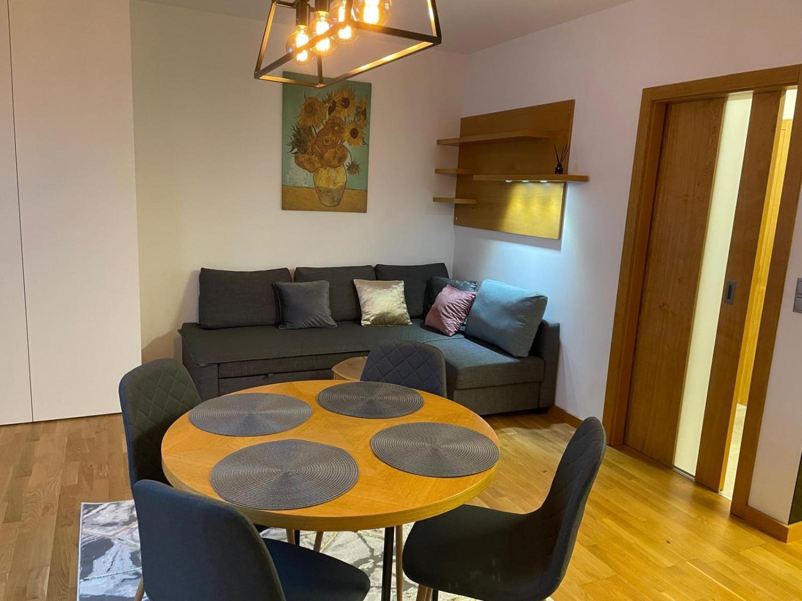 Comfortable With 2 Bedrooms And 2 Balconies On Borkowska Street Krakow